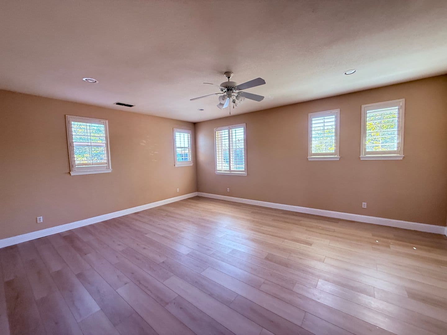 Lincoln House: 2205 Maloney Drive