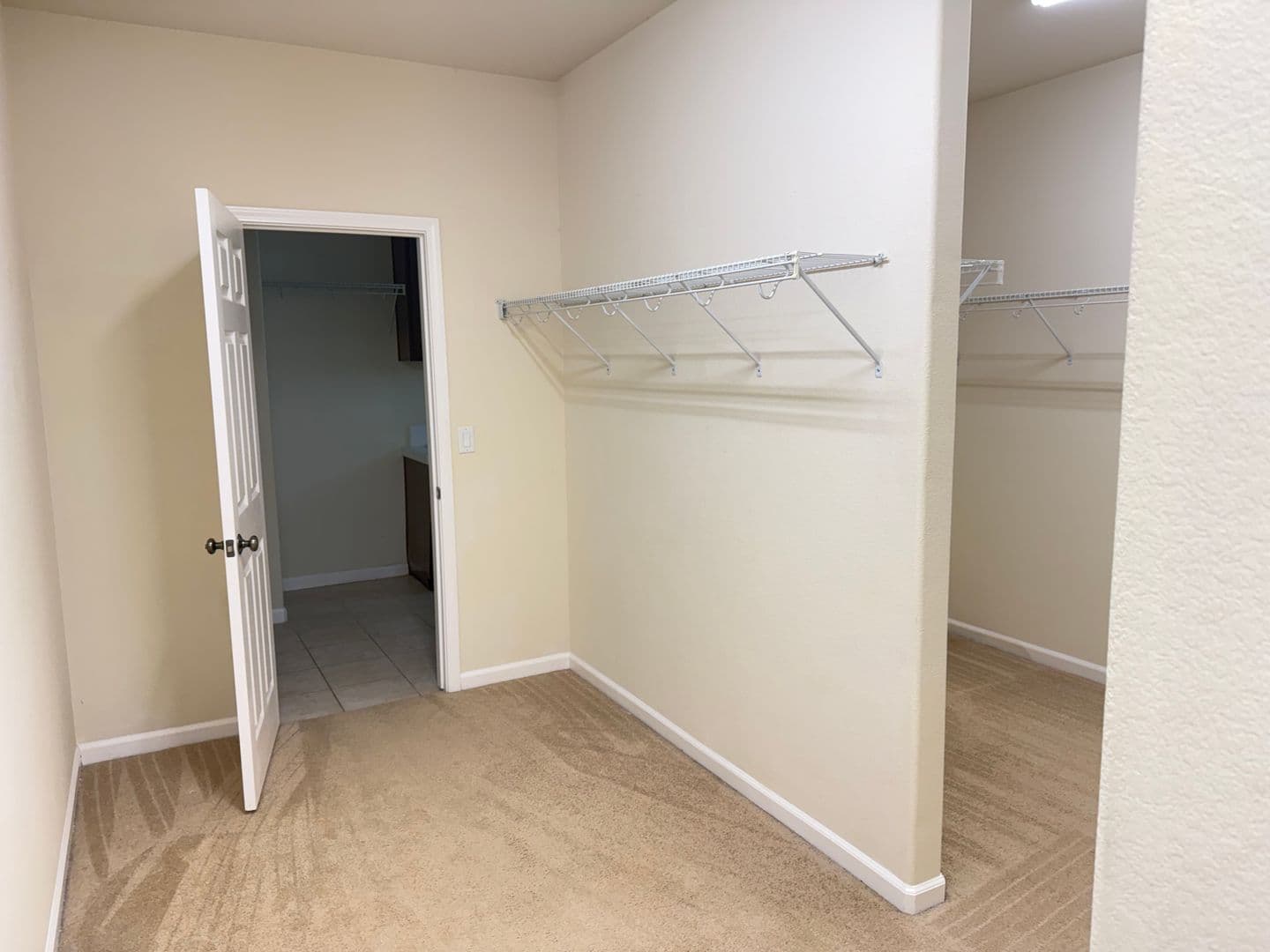 Lincoln House: 1427 Wyndham Lane