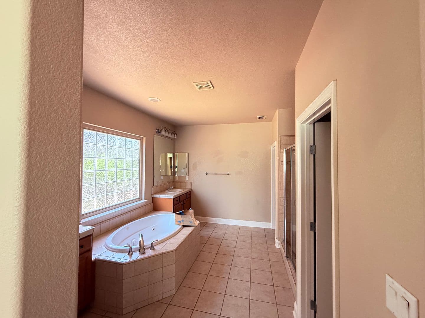 Lincoln House: 2212 Maloney Drive