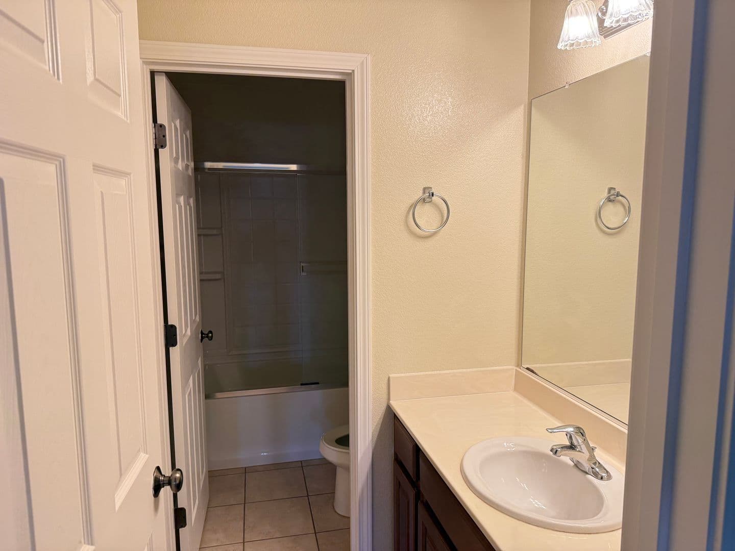 Lincoln House: 1427 Wyndham Lane