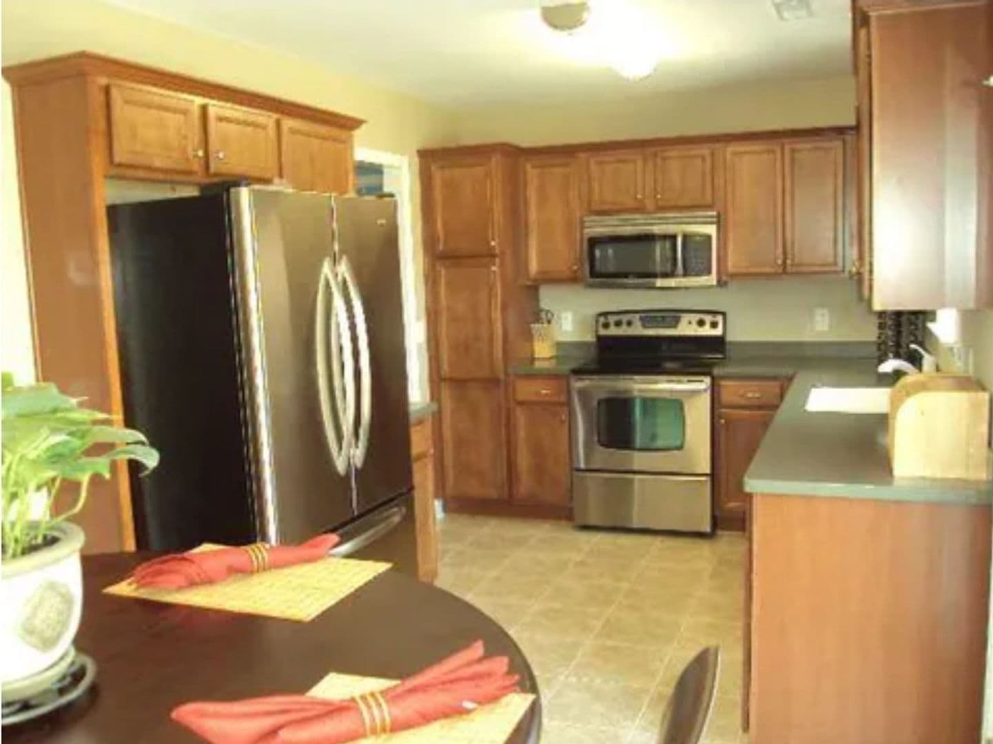 Effingham House: 3052 Redberry,