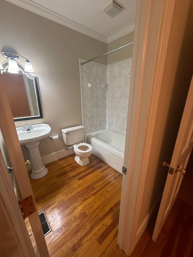 Florence House: 913  Mohawk Drive