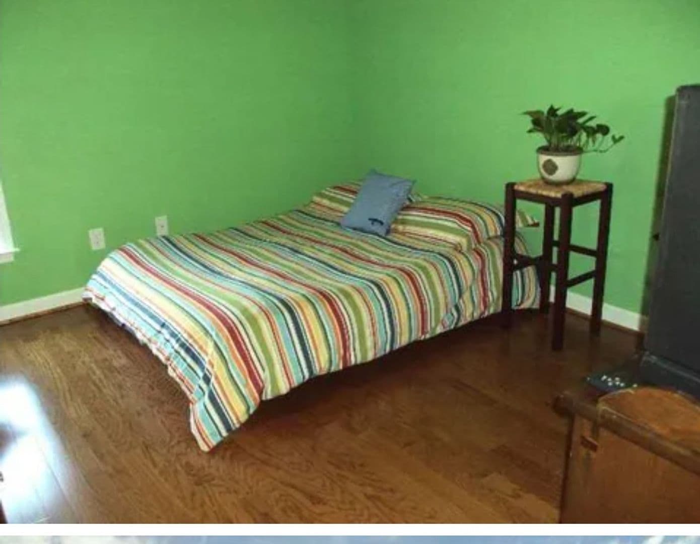 Effingham House: 3052 Redberry,