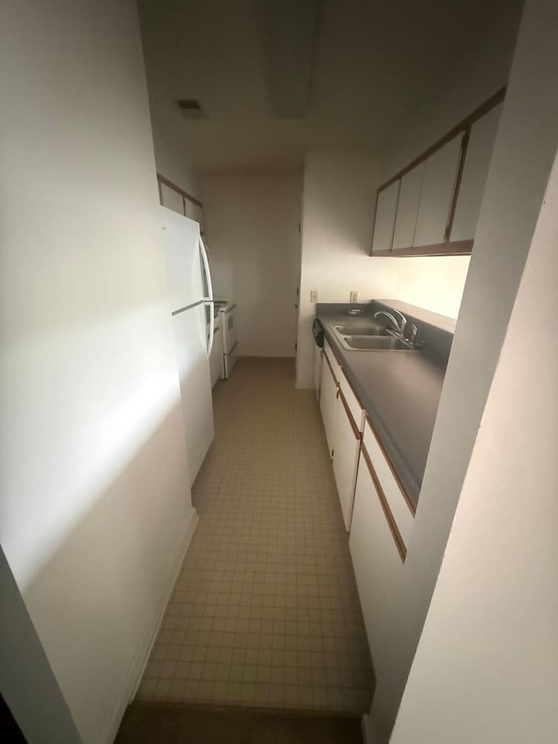 Florence Apartment: 3731 Southborough Road
