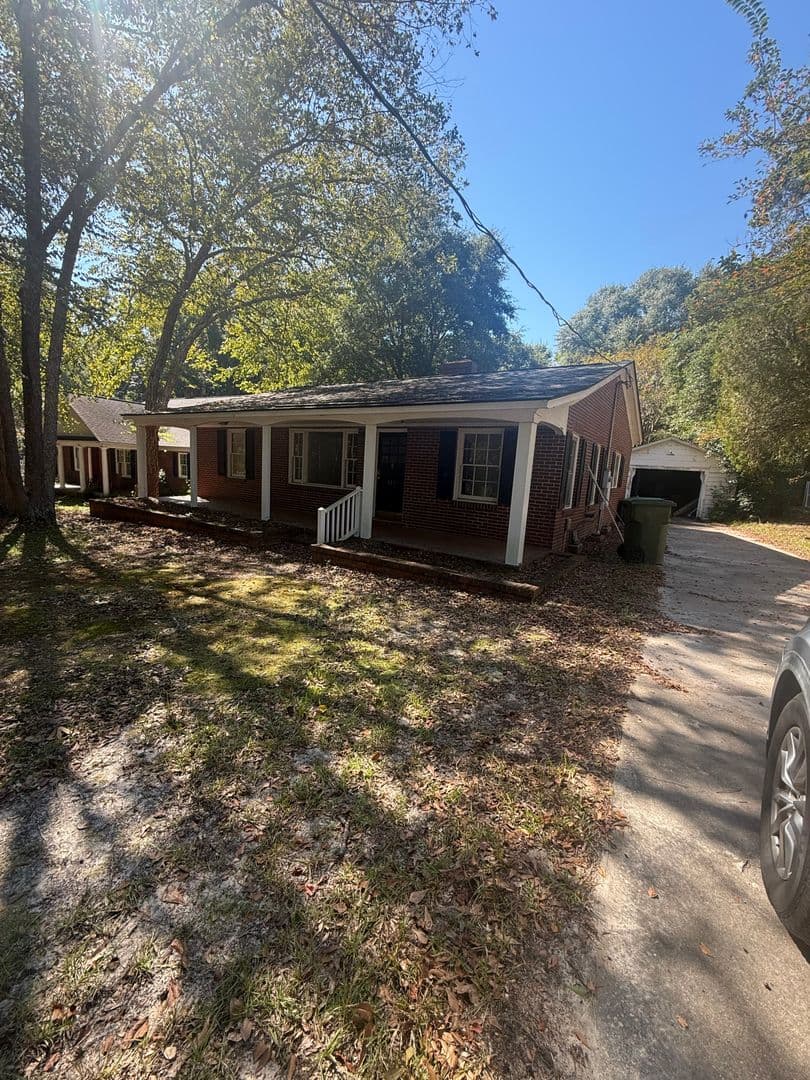Florence House: 911 Mohawk Drive