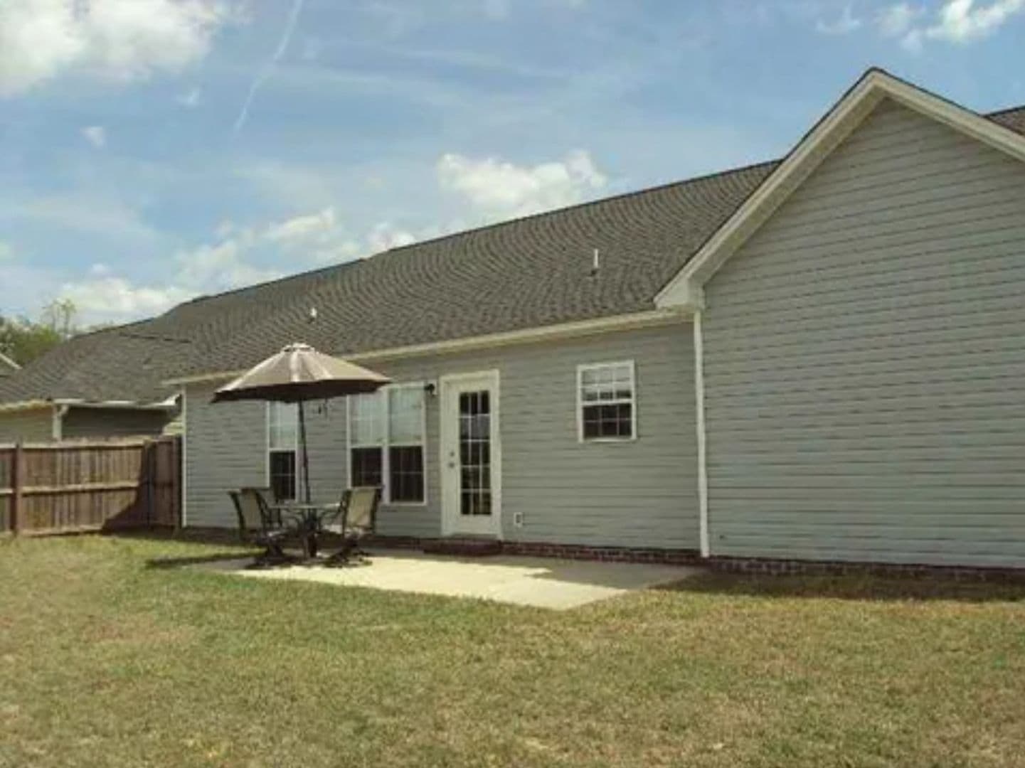 Effingham House: 3052 Redberry,