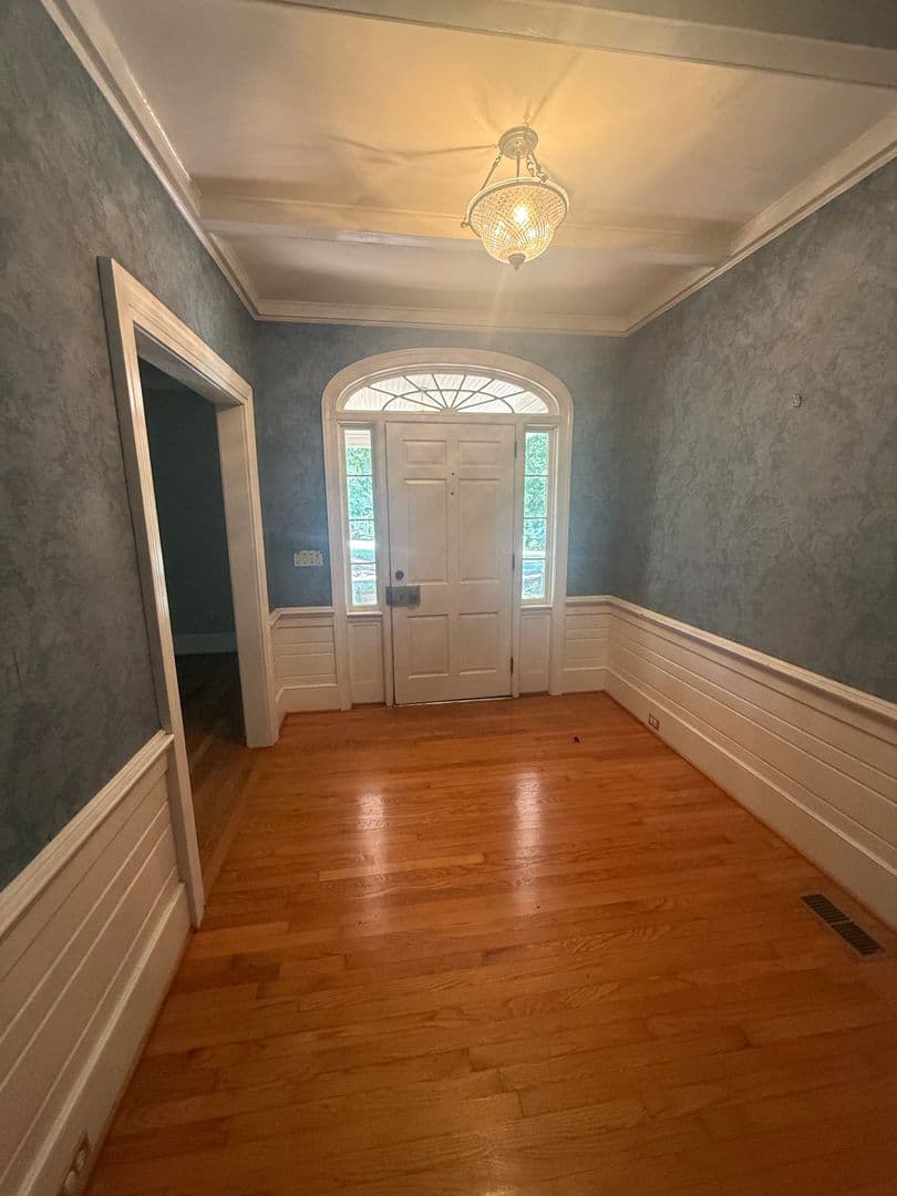 Florence House: 913  Mohawk Drive