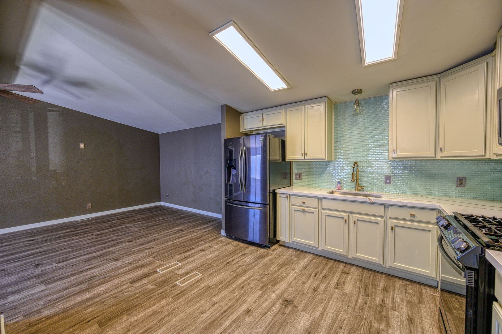Las Vegas Townhome: 5581 Wheatfield Dr