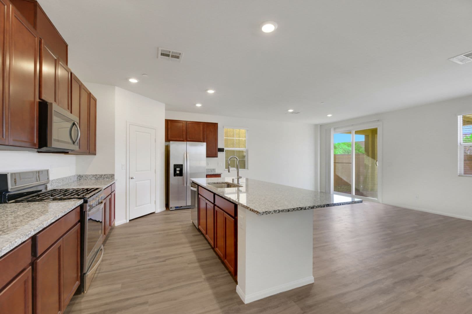 Henderson House: 2932 Aragon Terrace