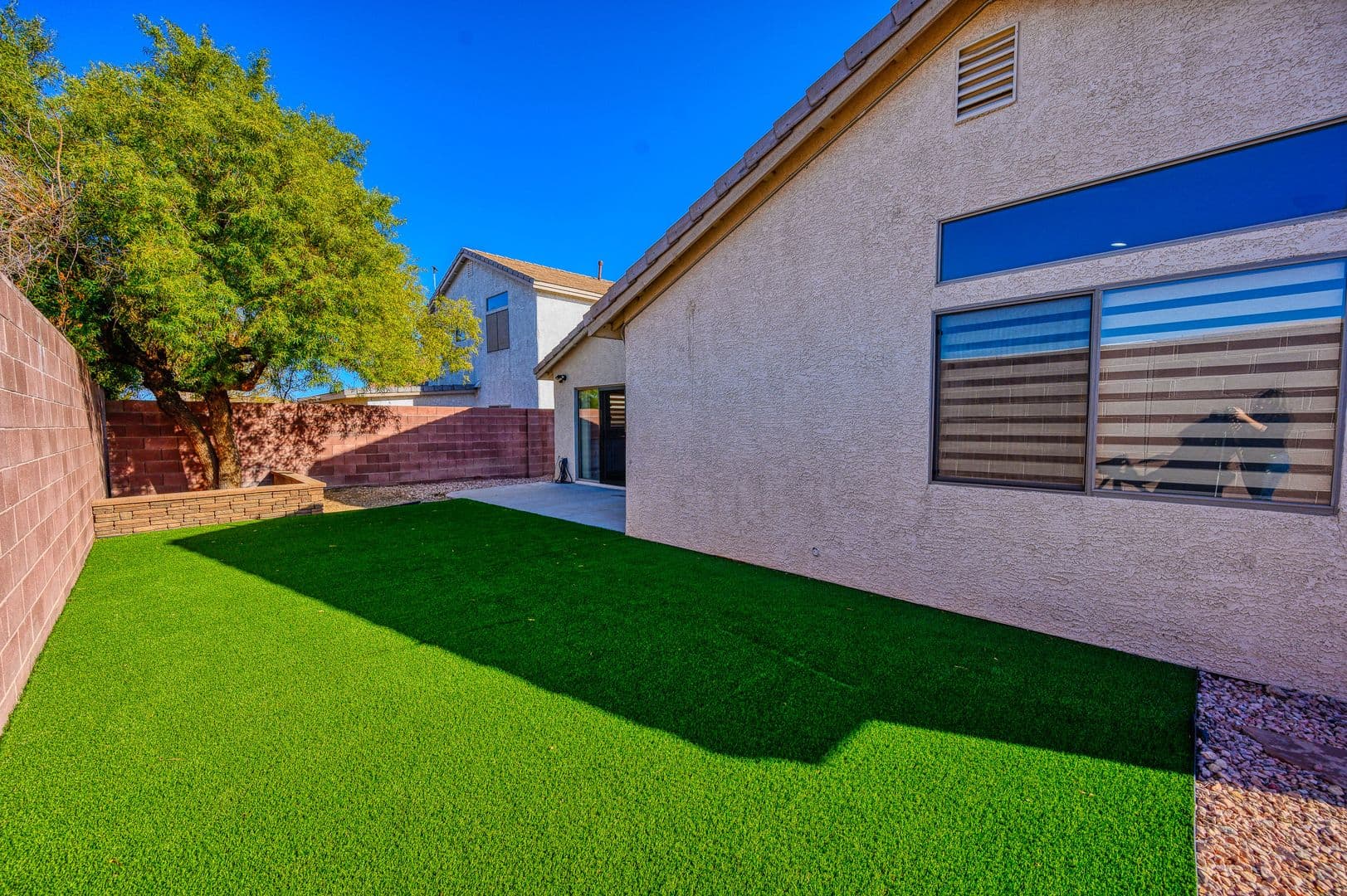 Henderson House: 1098 Blitzen Dr