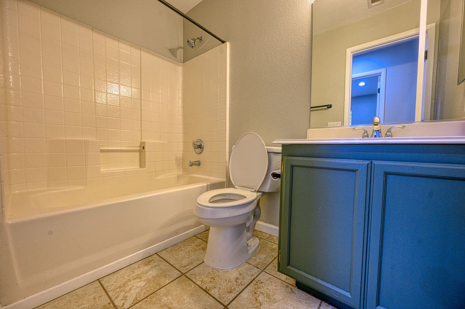 Henderson House: 1098 Blitzen Dr