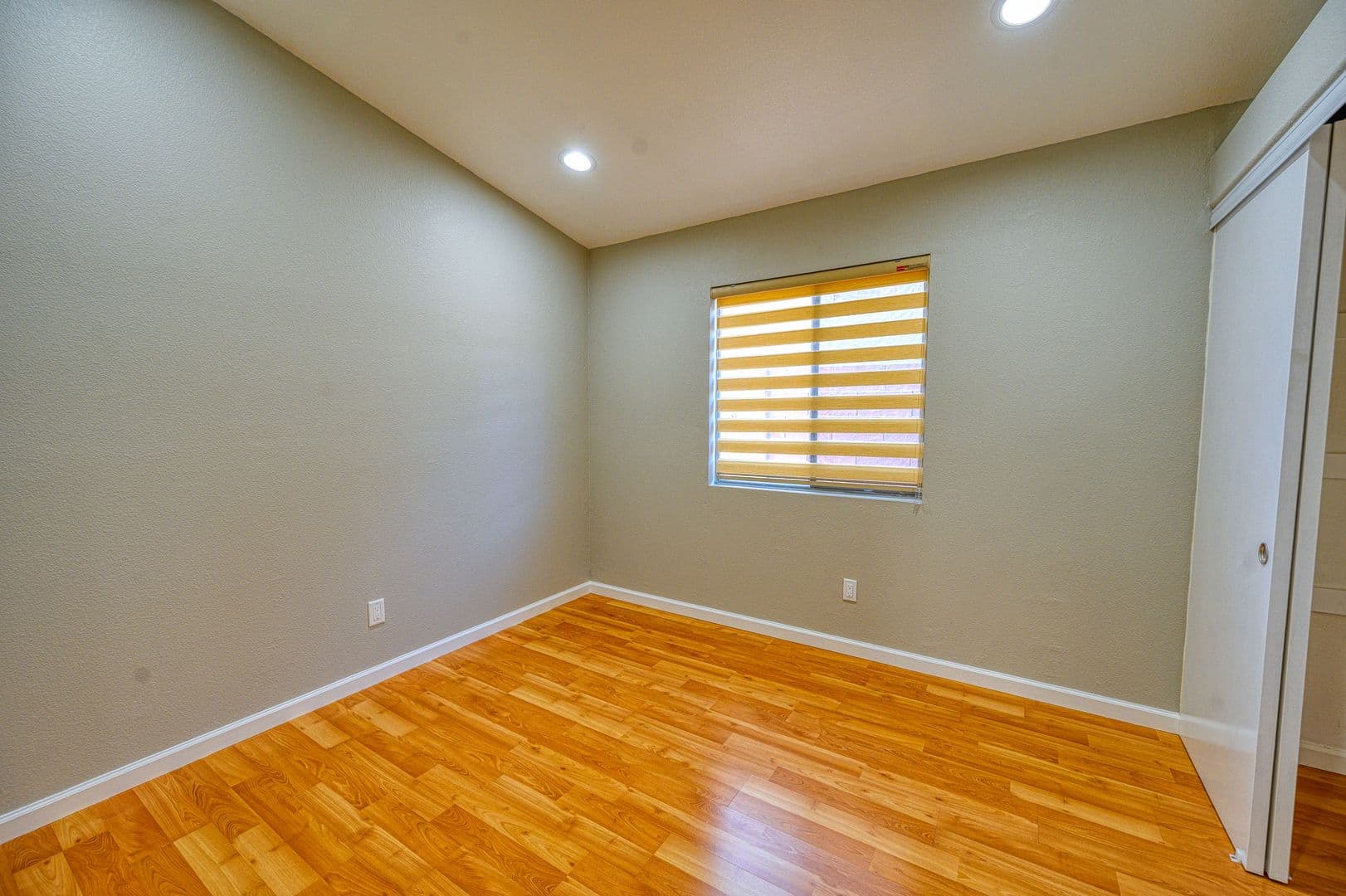 Henderson House: 1098 Blitzen Dr