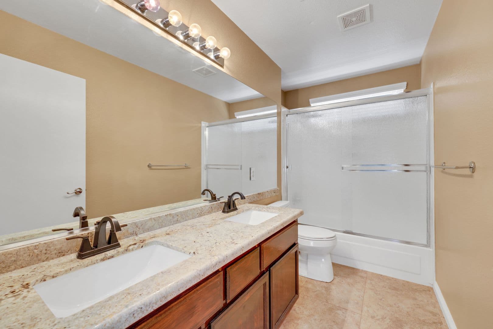 Henderson House: 815 Stillwater Lane