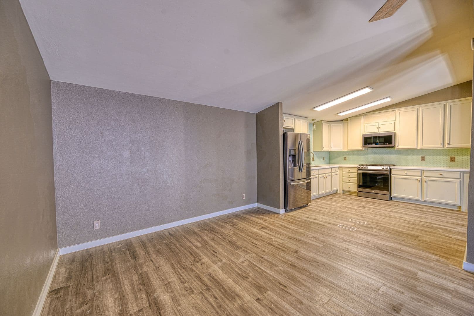 Las Vegas Townhome: 5581 Wheatfield Dr