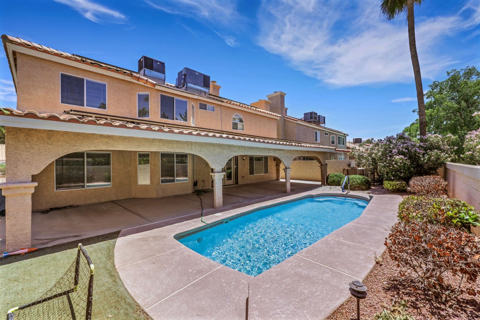 Henderson House: 815 Stillwater Lane