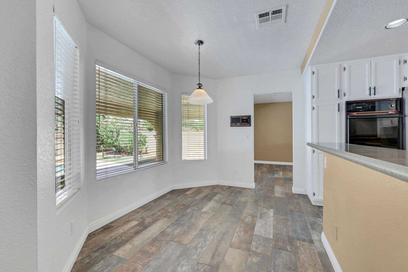Henderson House: 815 Stillwater Lane