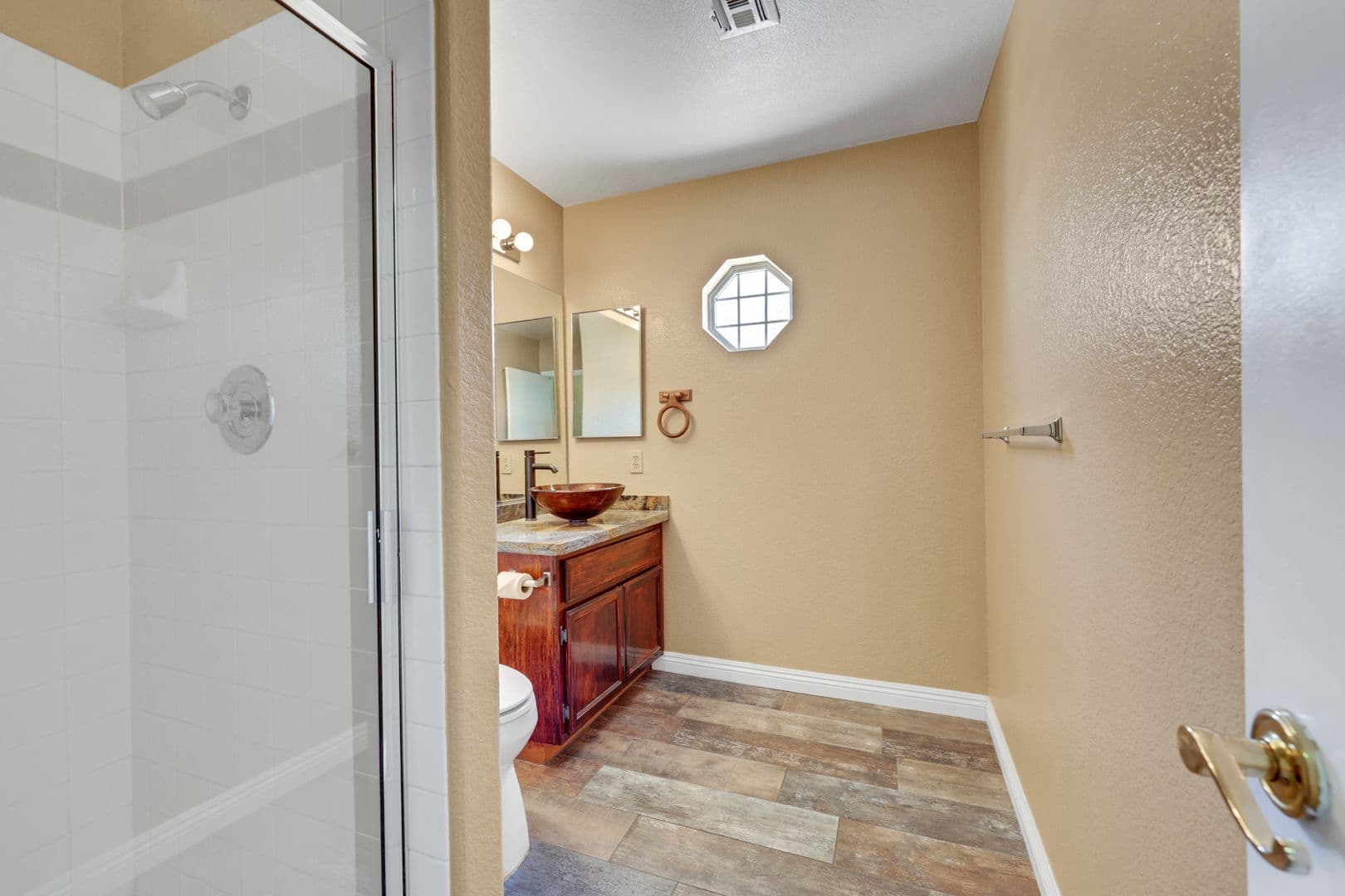 Henderson House: 815 Stillwater Lane