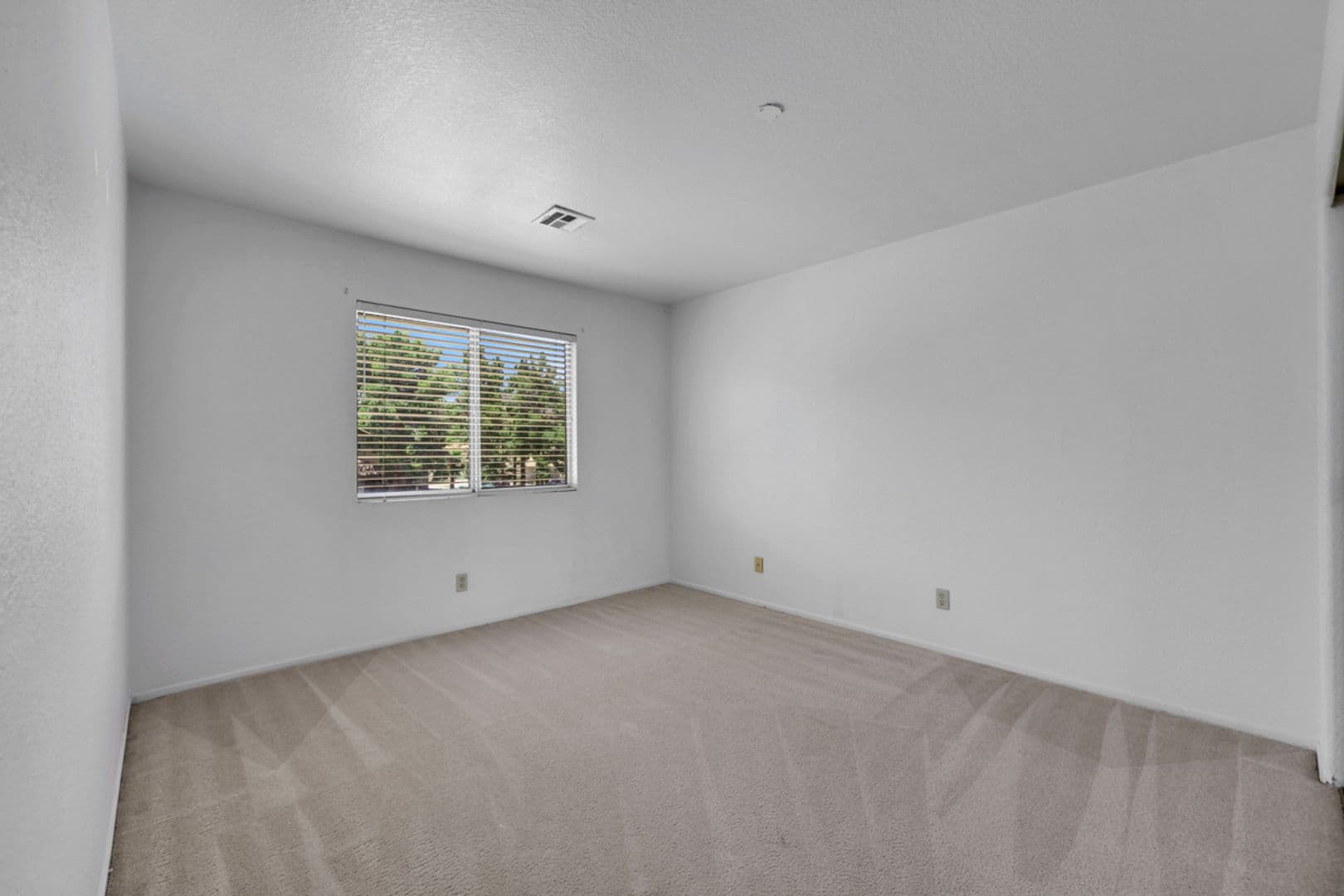 Henderson House: 815 Stillwater Lane
