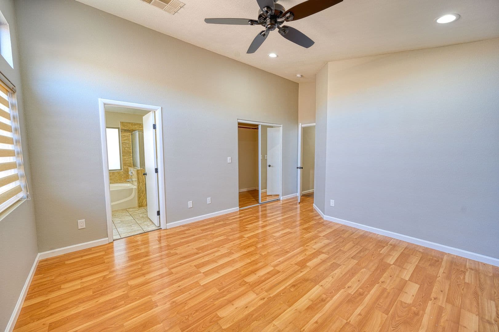 Henderson House: 1098 Blitzen Dr