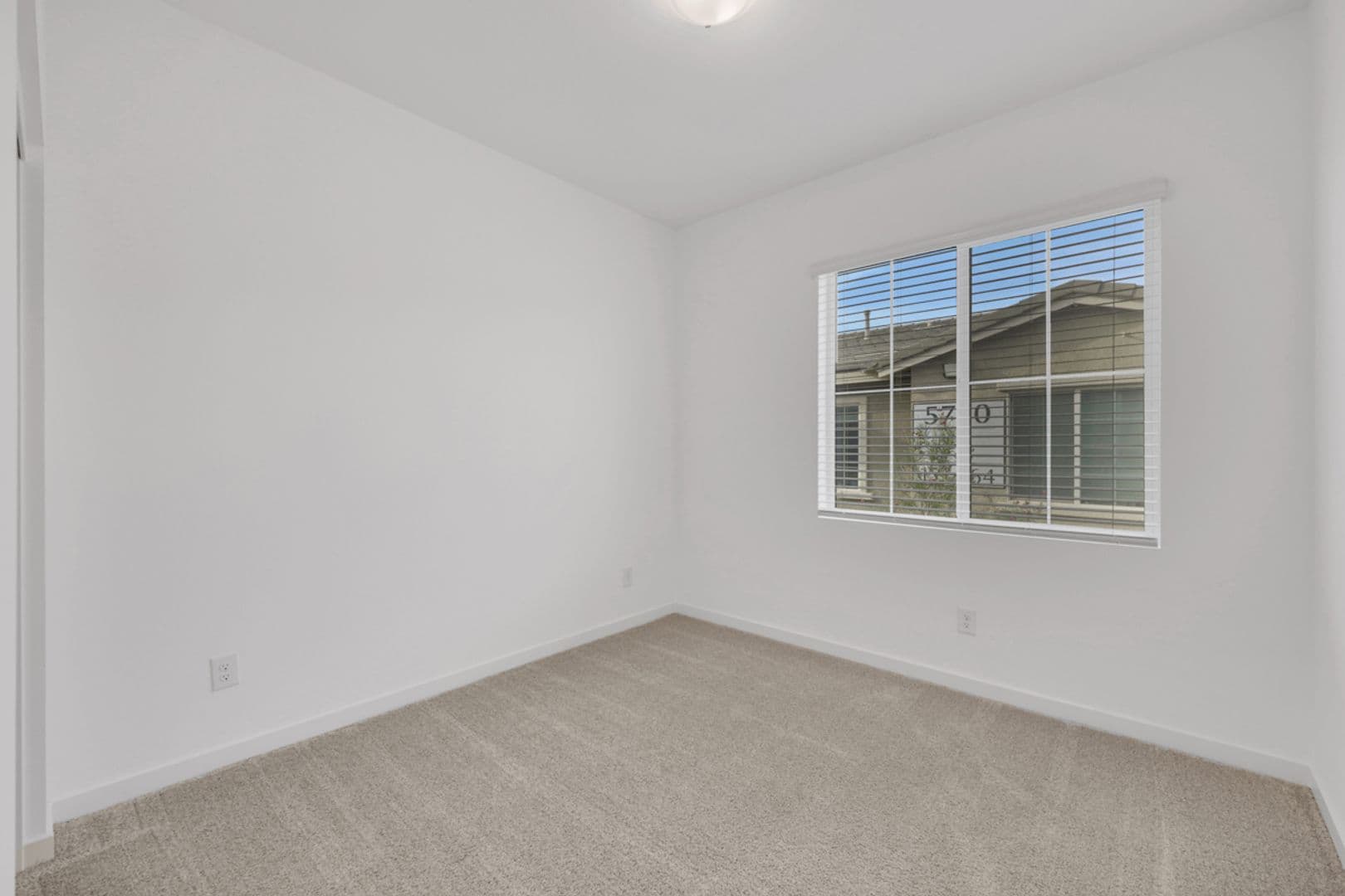 Las Vegas House: 5730 Sky Pointe Dr #169