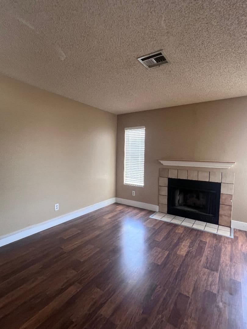 Las Vegas Apartment: 1963 Dwarf Star