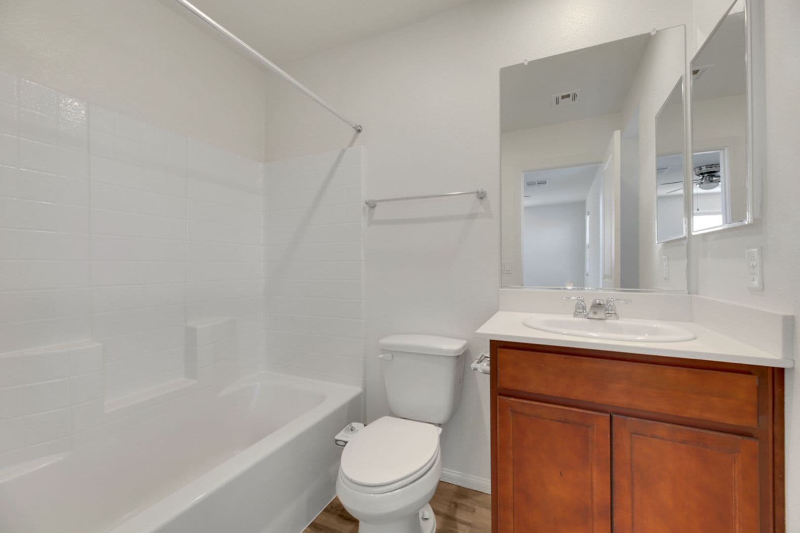 Henderson House: 2932 Aragon Terrace