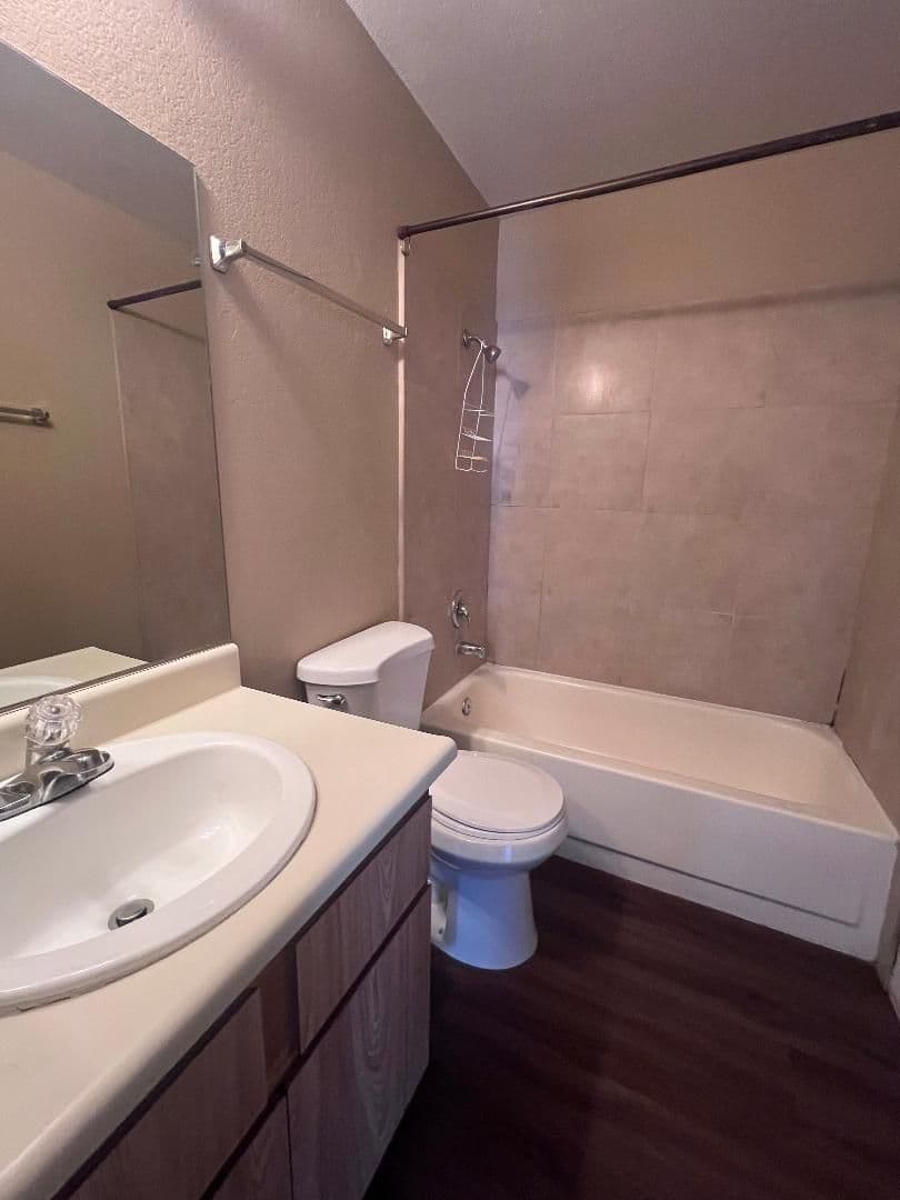 Las Vegas Apartment: 1963 Dwarf Star