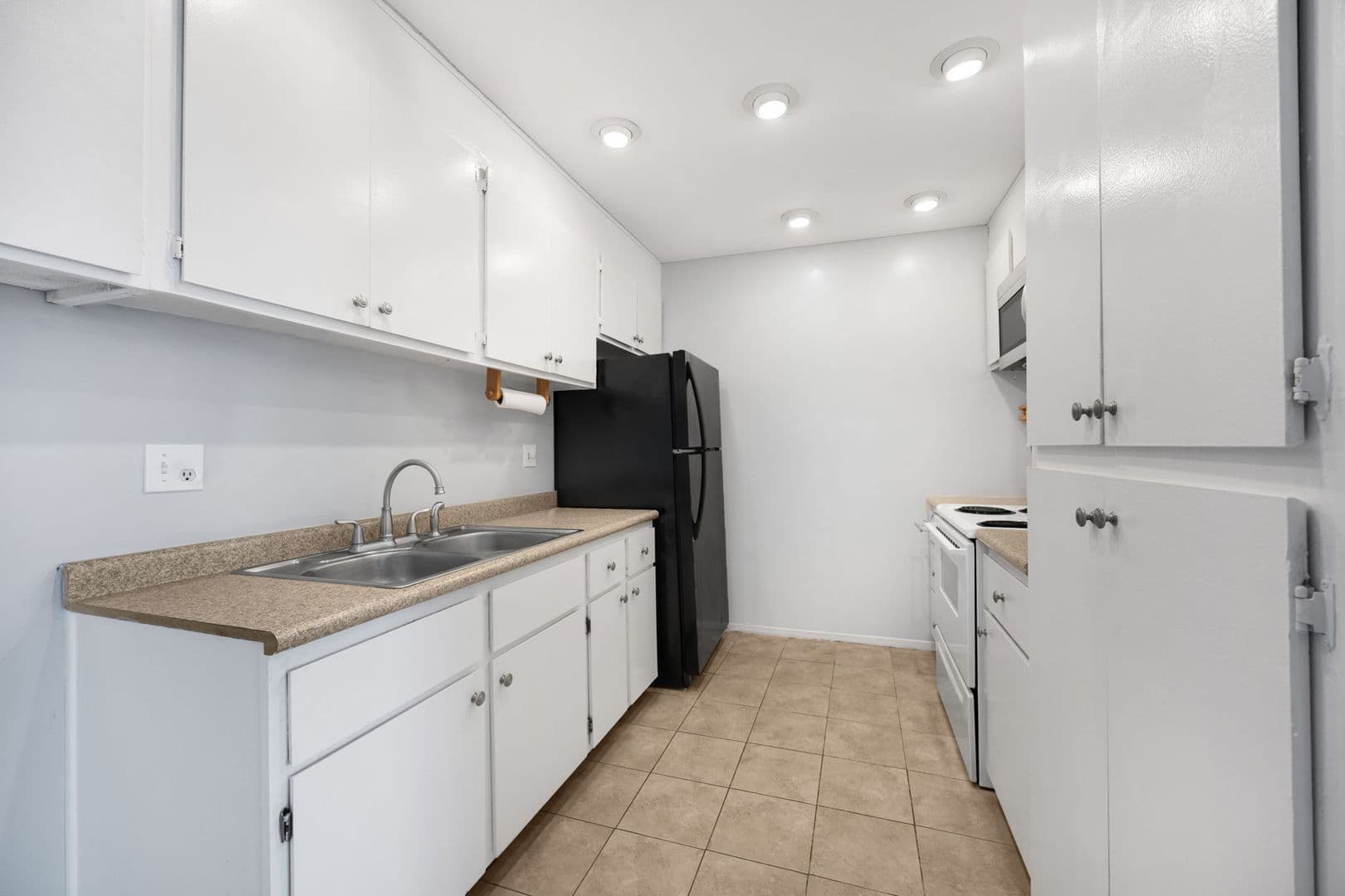 Placentia Condo: 212 S. Kraemer Blvd #2114