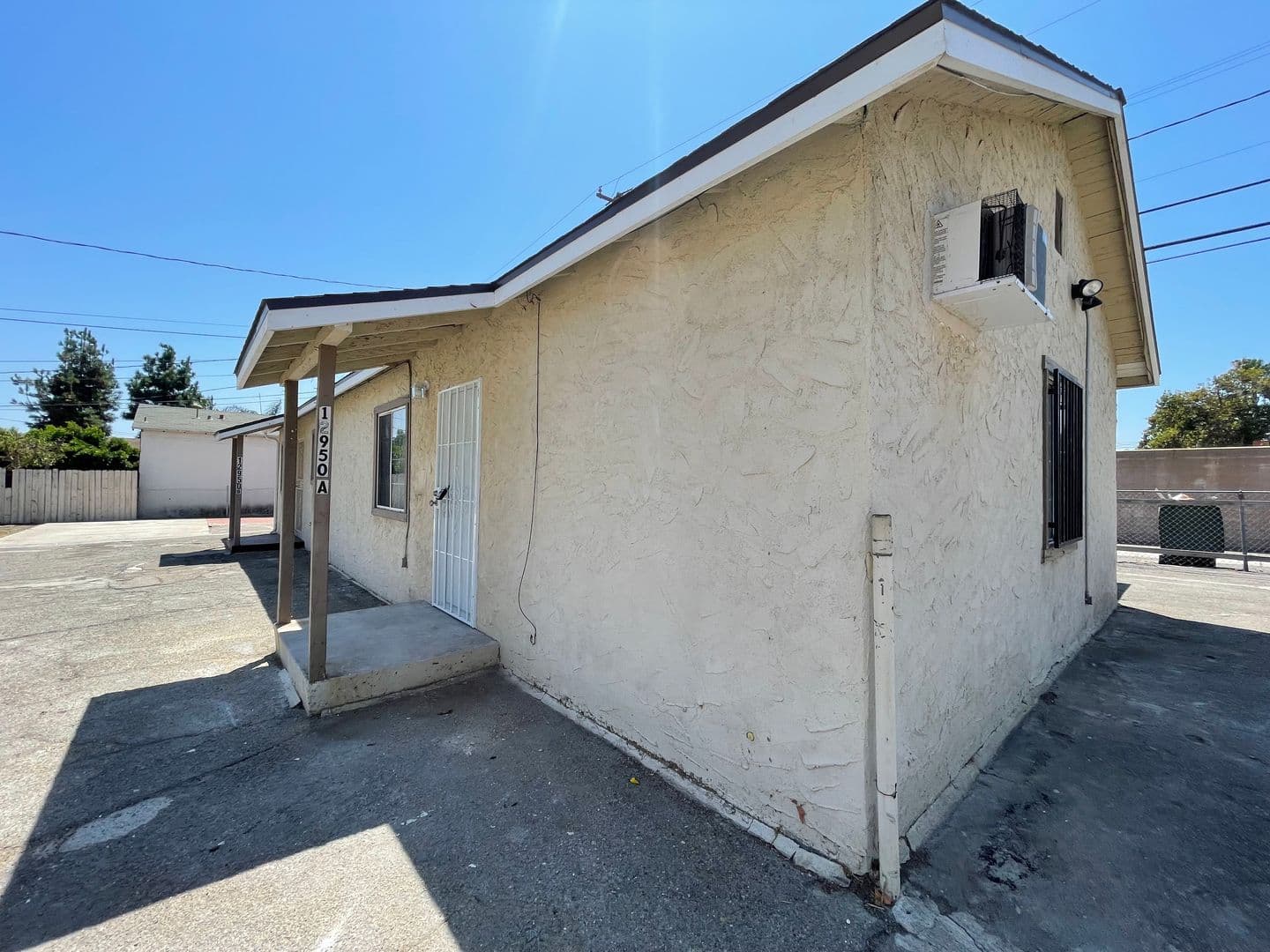 Chino Apartment: 9th St.
