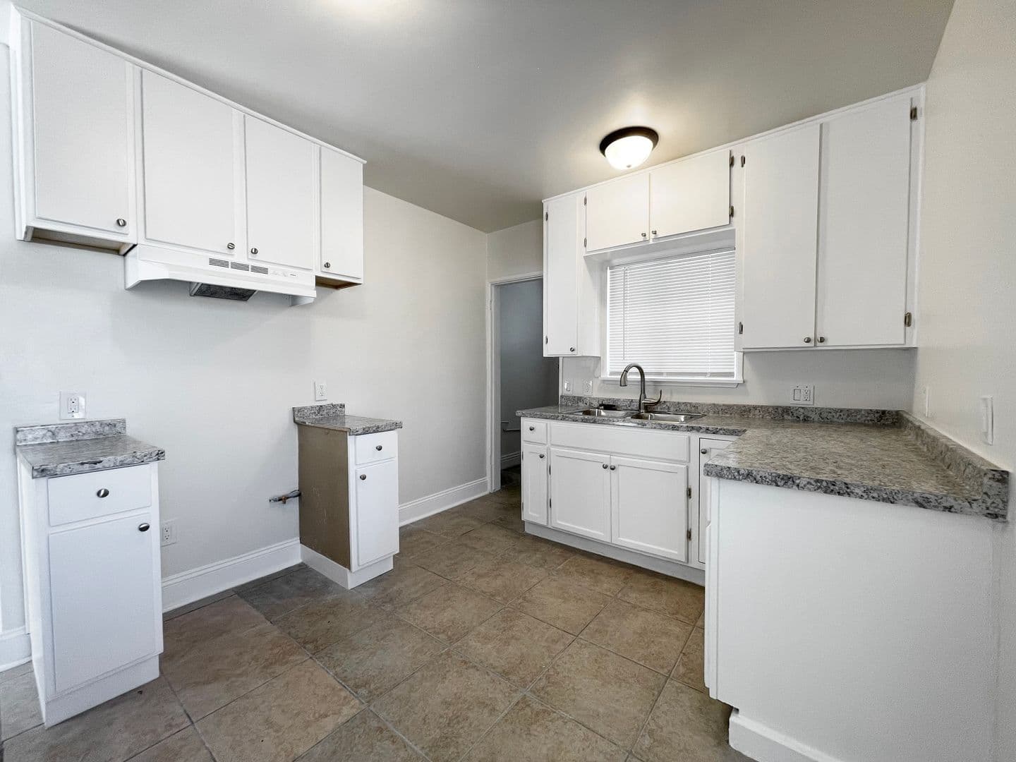 Chino Apartment: 9th St.