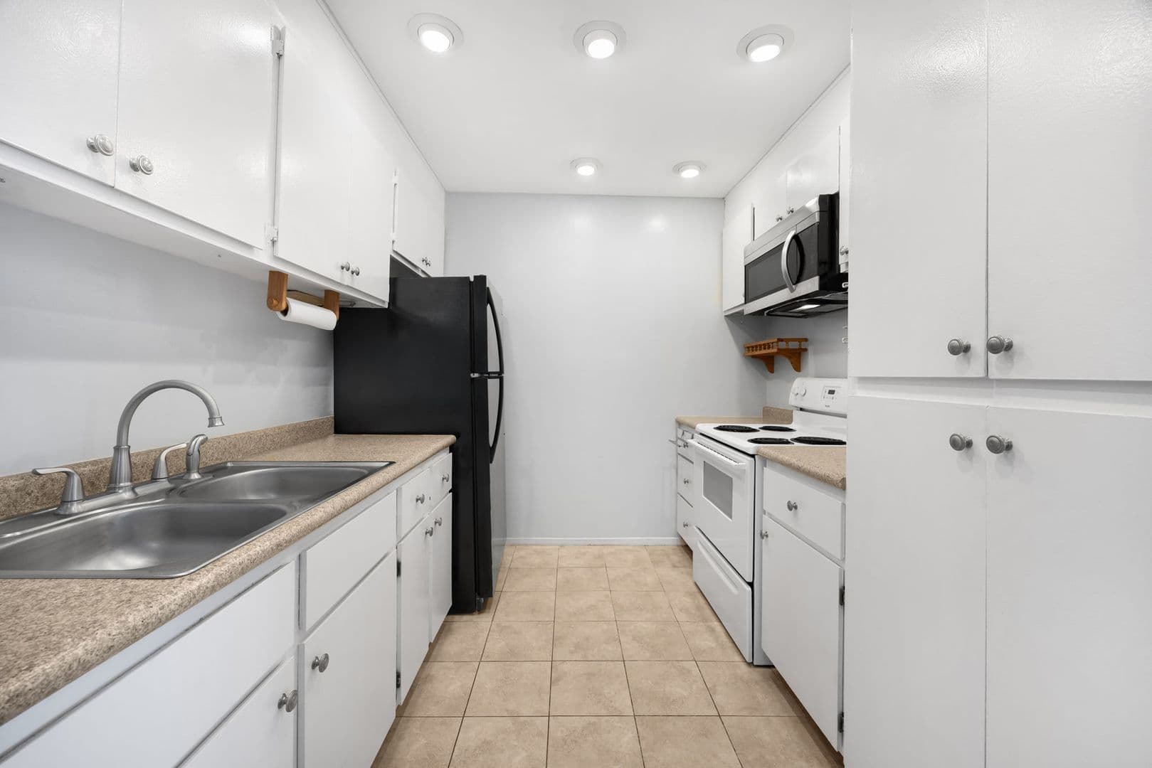 Placentia Condo: 212 S. Kraemer Blvd #2114