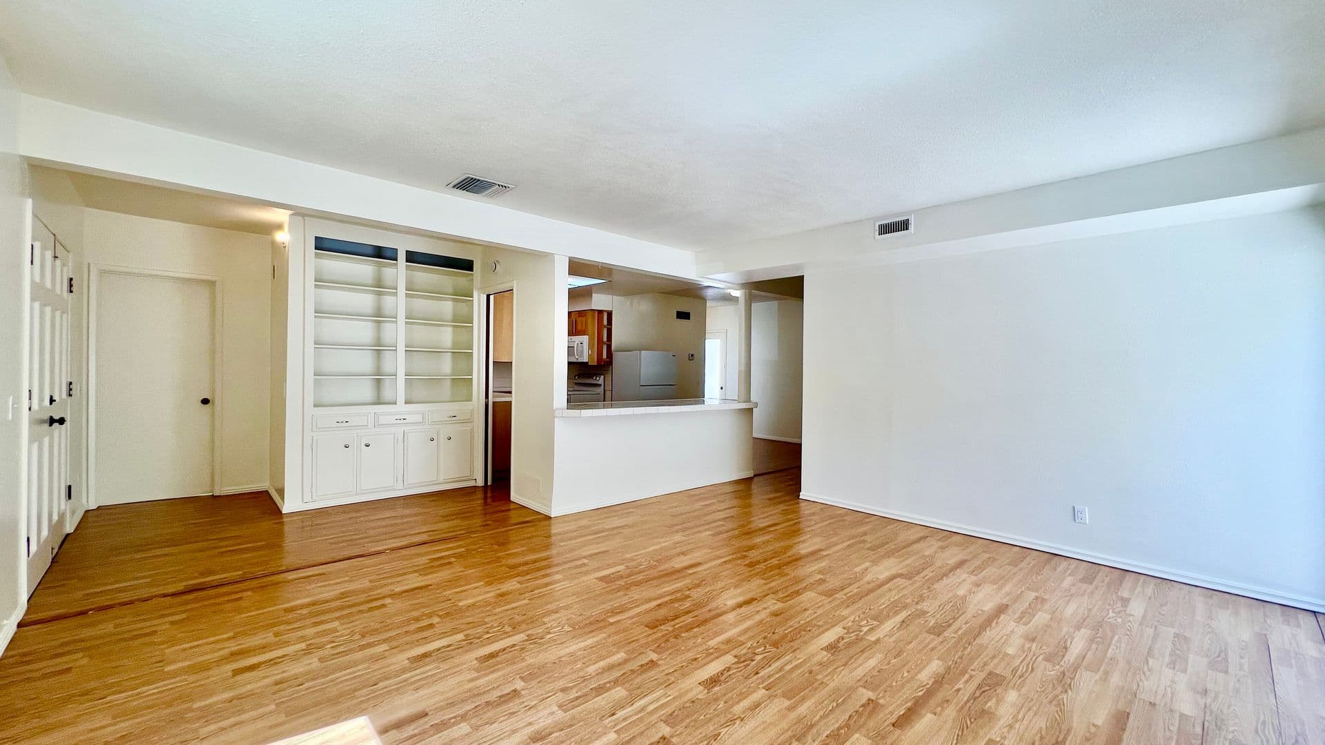 Claremont Apartment: 631 N Harvard Ave.