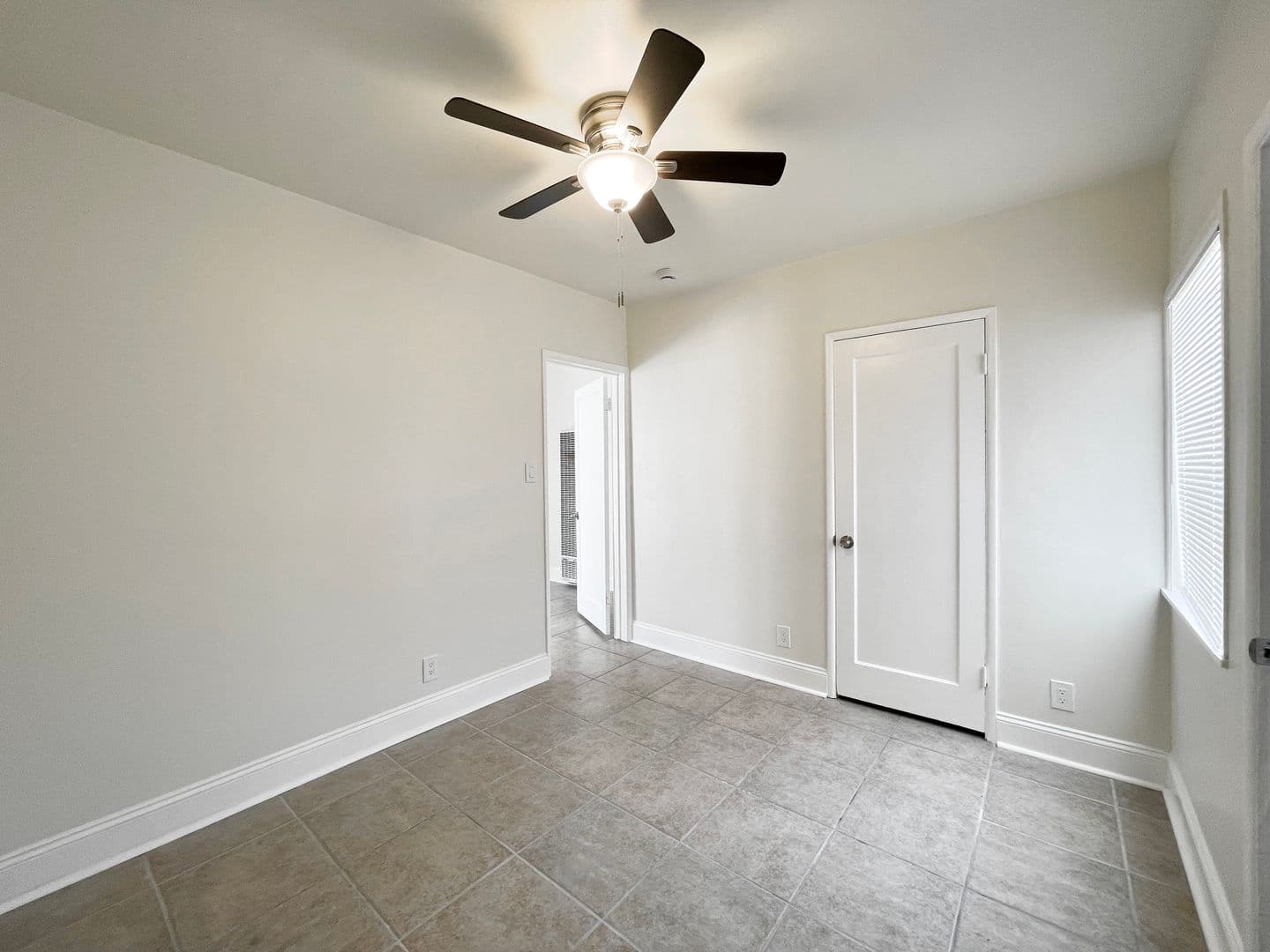 Chino Apartment: 9th St.