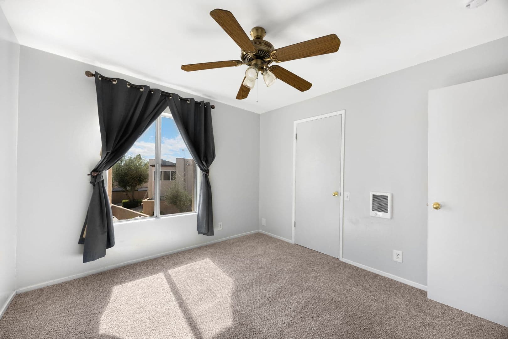 Placentia Condo: 212 S. Kraemer Blvd #2114