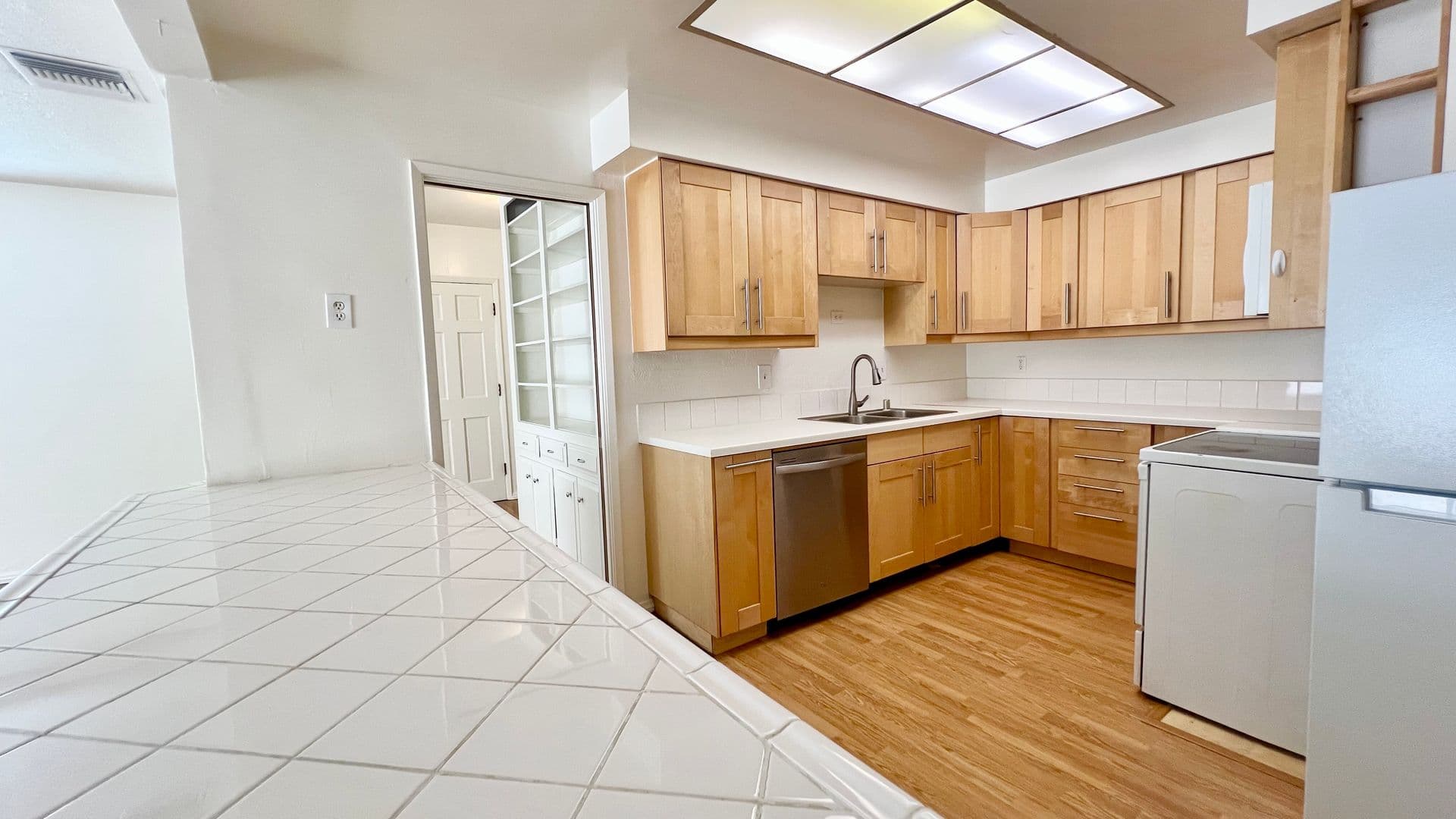 Claremont Apartment: 631 N Harvard Ave.