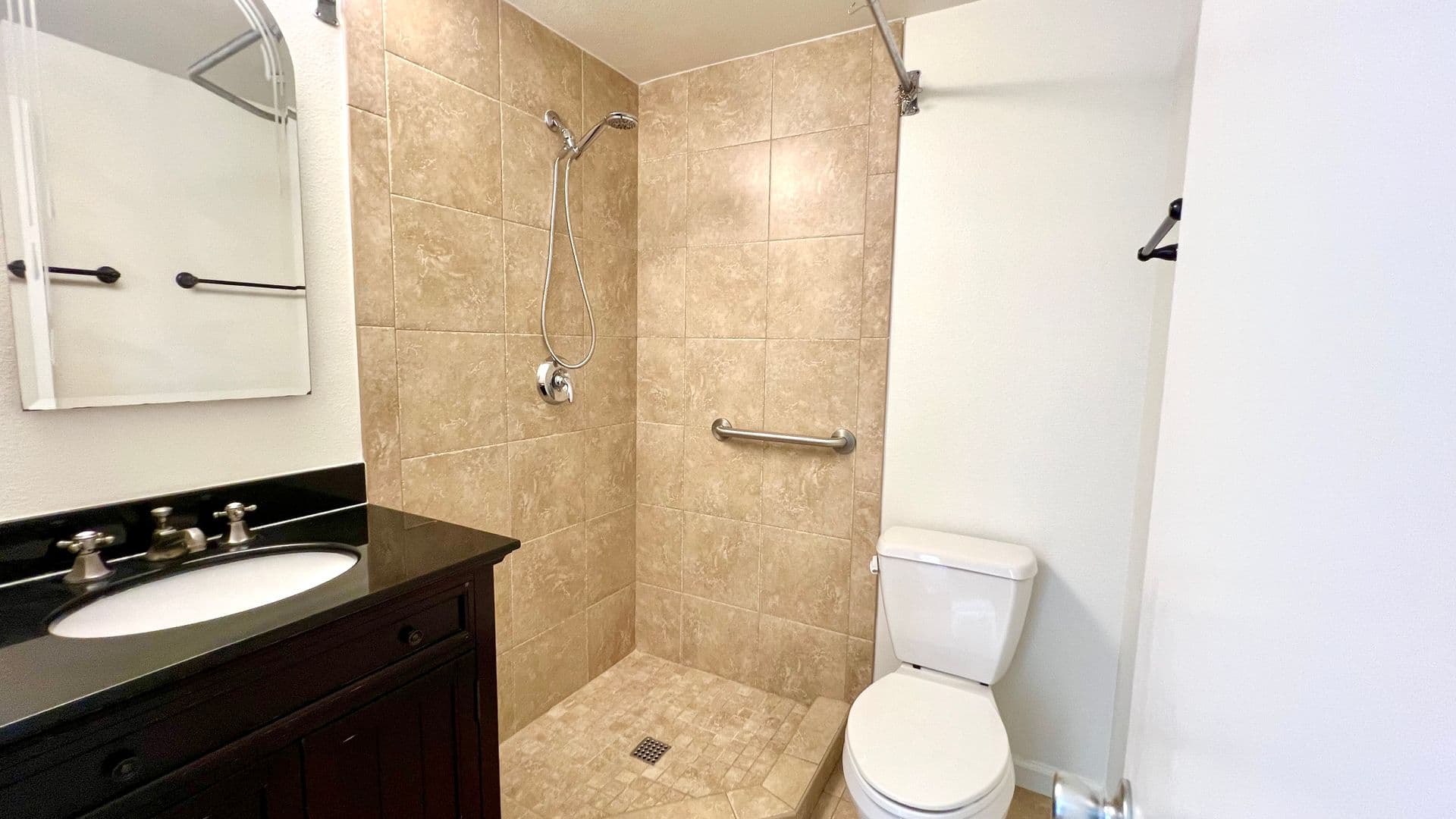 Claremont Apartment: 631 N Harvard Ave.