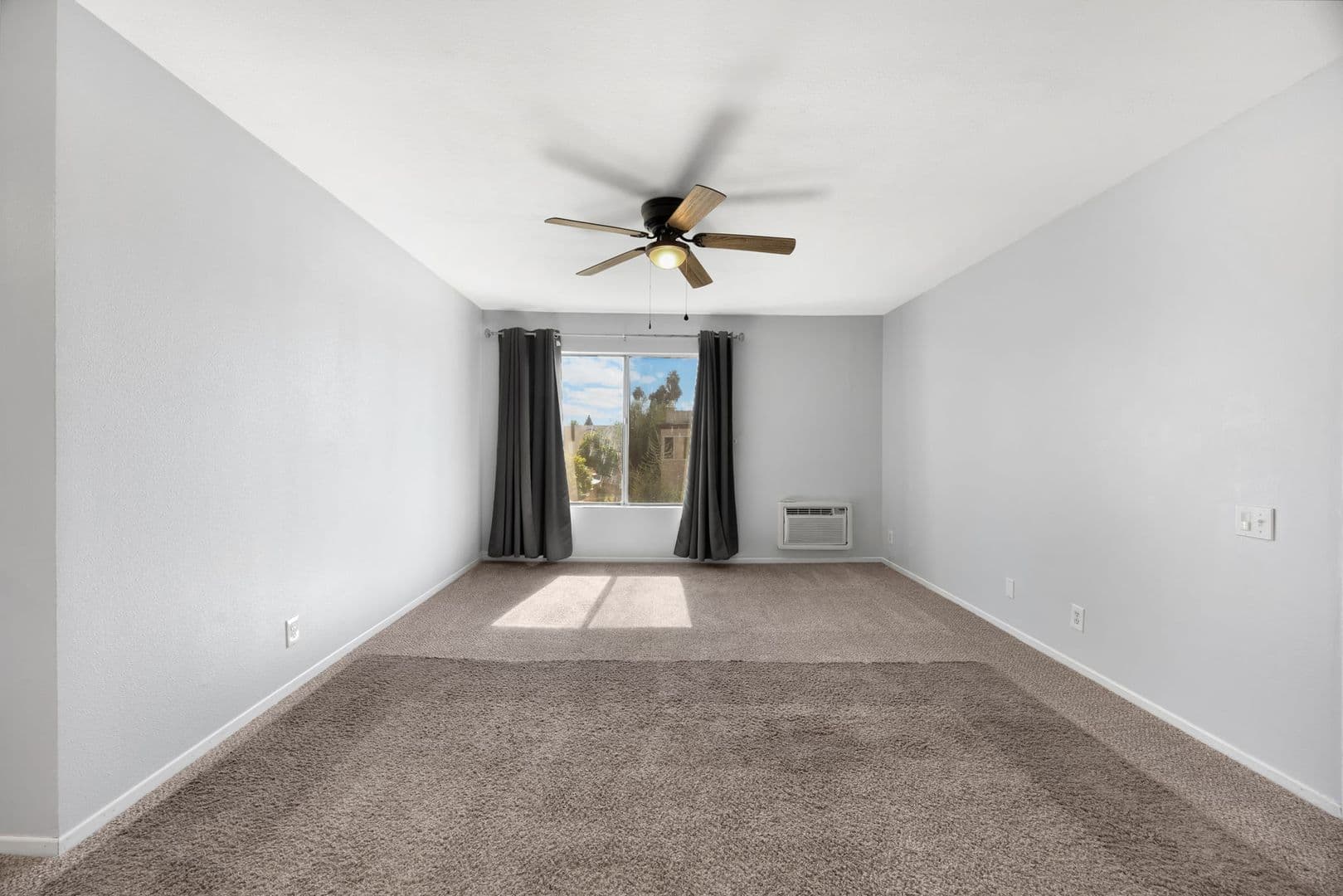 Placentia Condo: 212 S. Kraemer Blvd #2114