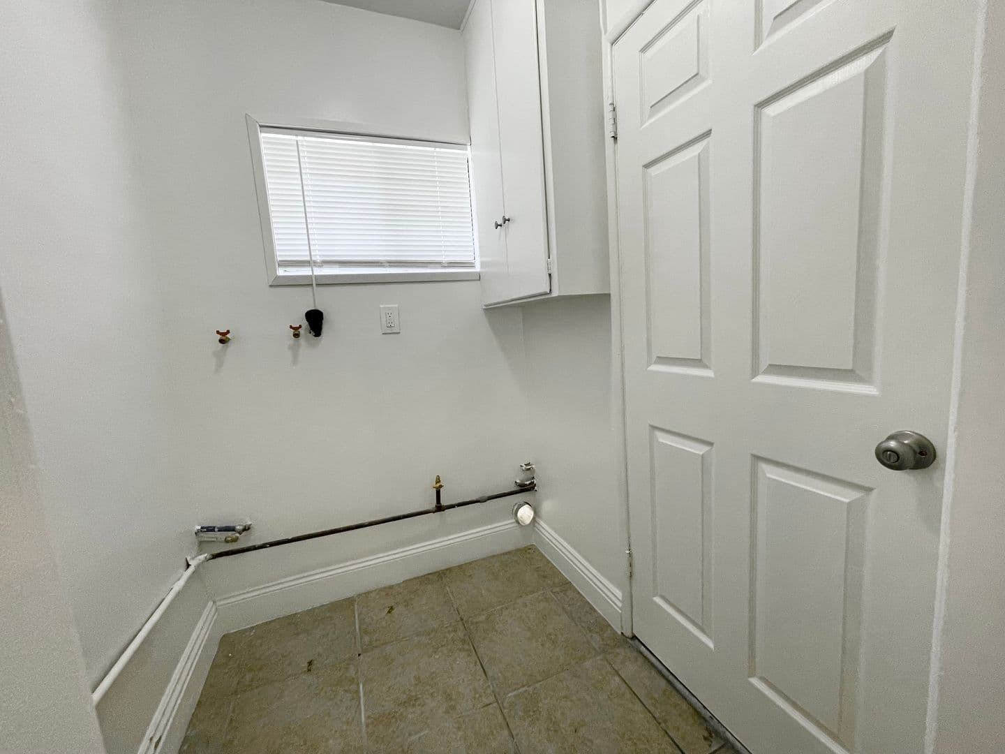 Chino Apartment: 9th St.