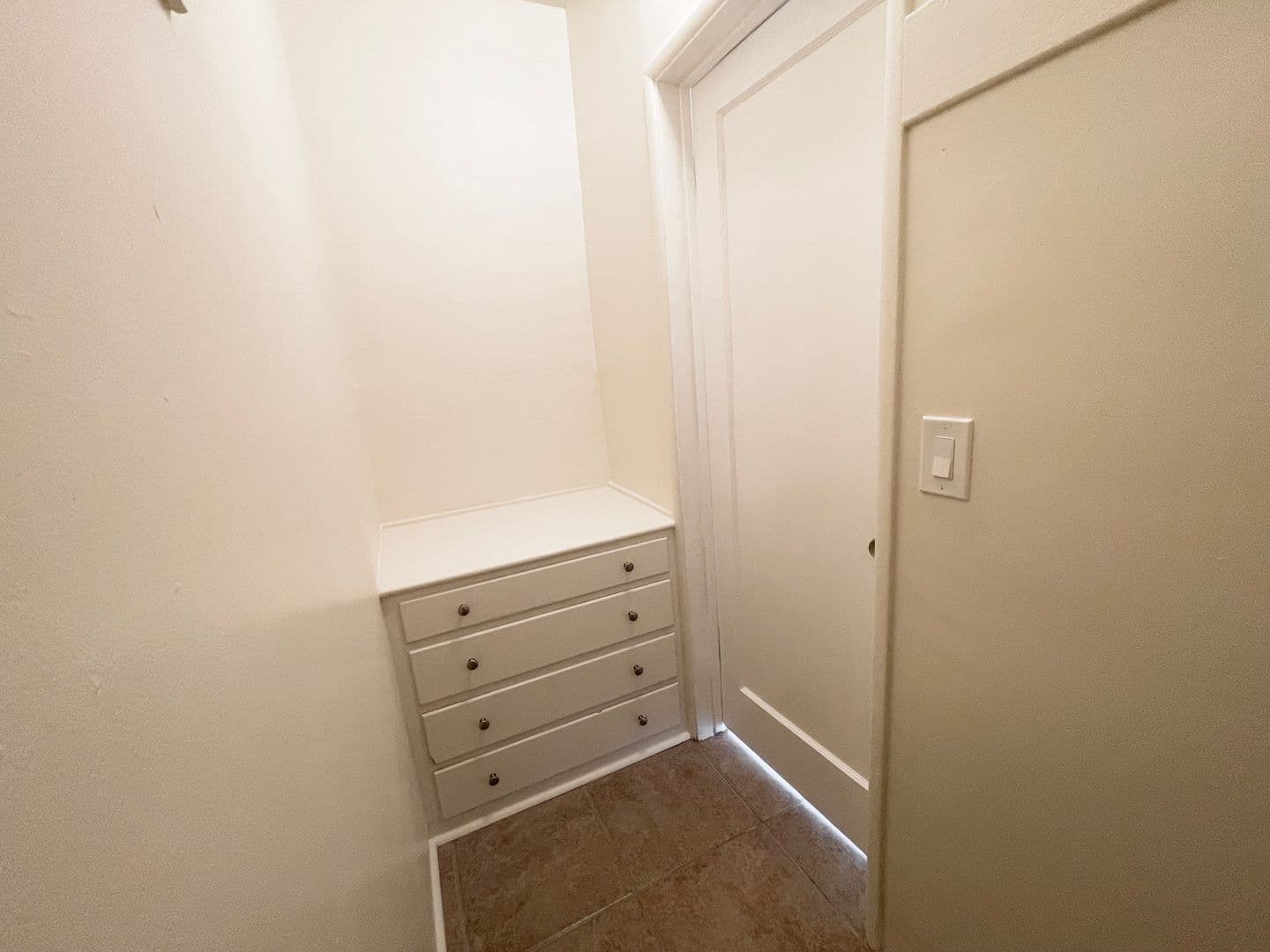 Chino Apartment: 9th St.