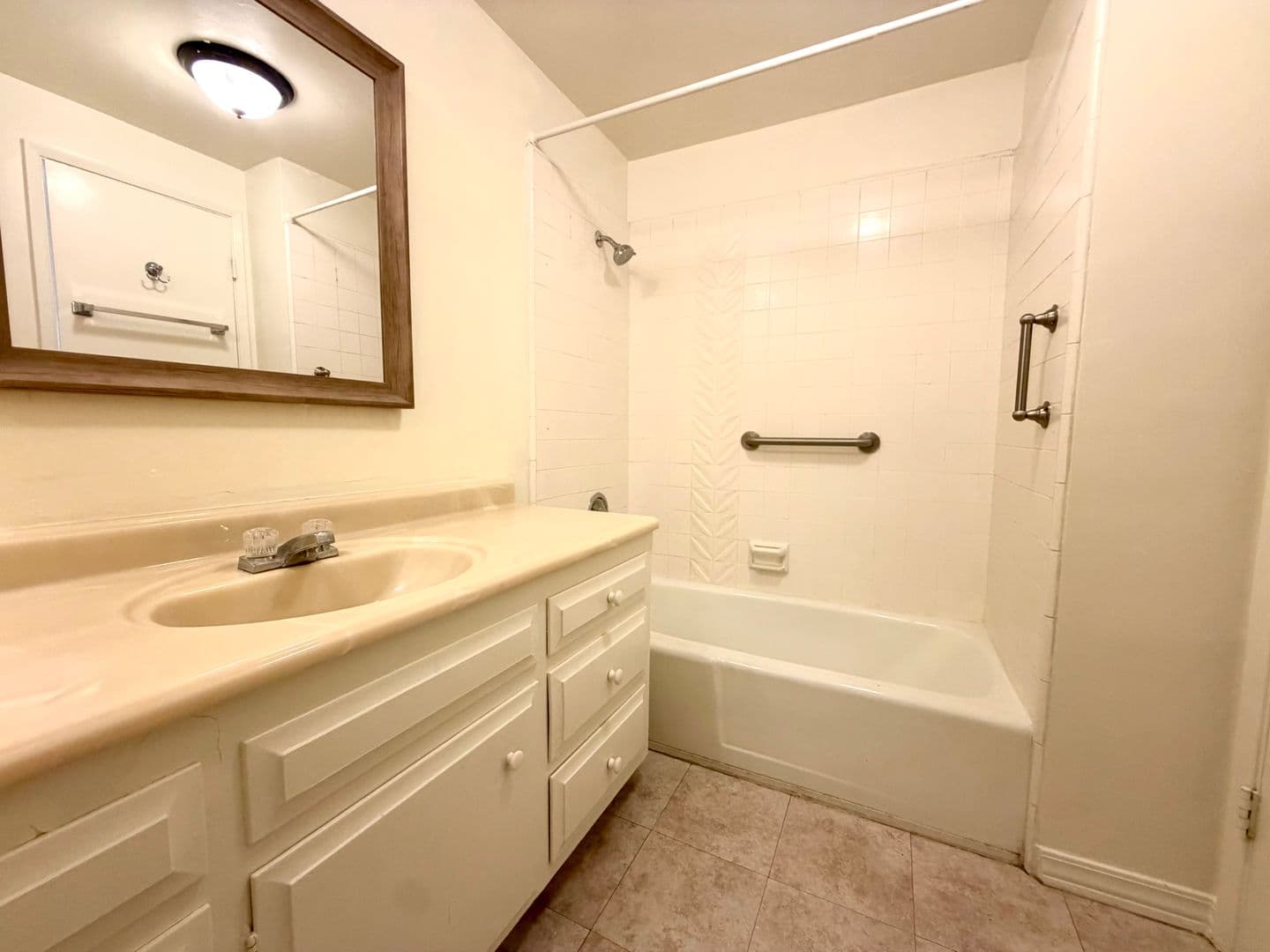 Claremont Apartment: 631 N Harvard Ave.