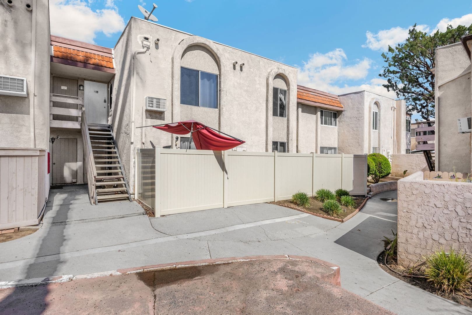 Placentia Condo: 212 S. Kraemer Blvd #2114