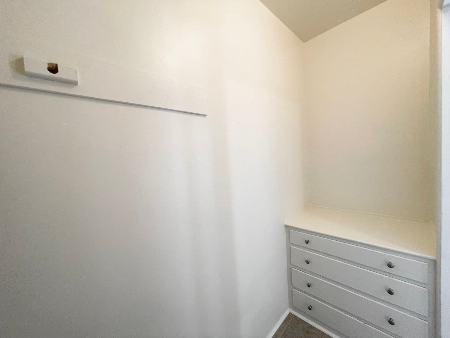 Chino Apartment: 9th St.