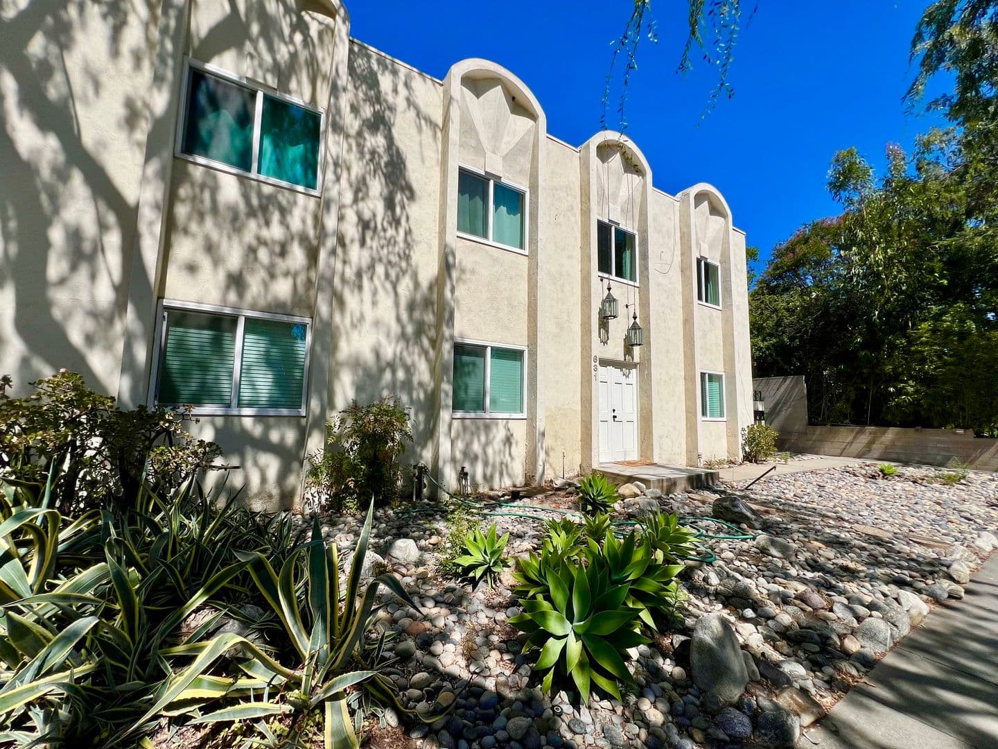 Claremont Apartment: 631 N Harvard Ave.