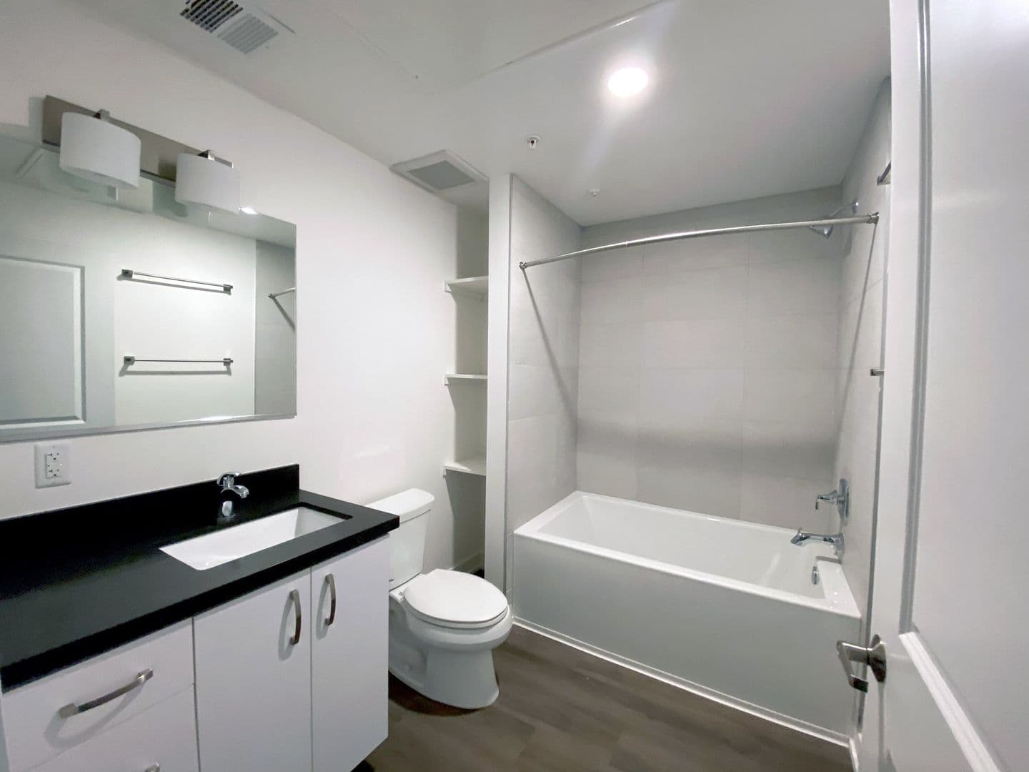Valencia Apartment: 26701 McBean Parkway