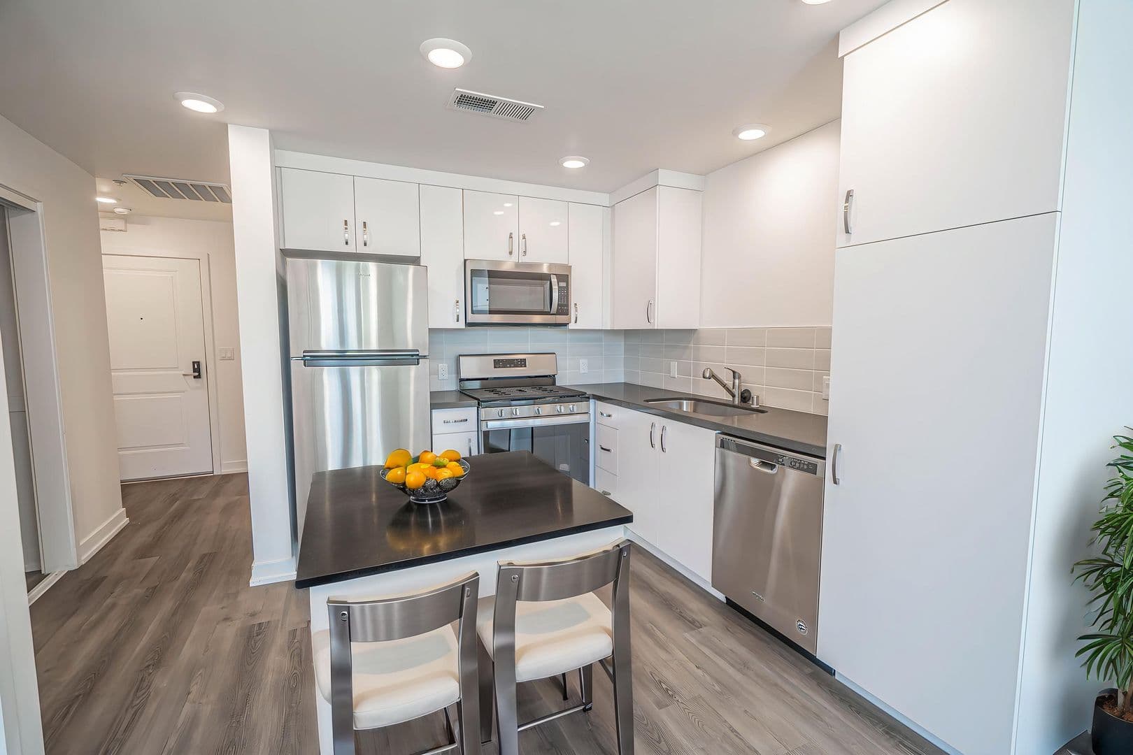 Valencia Apartment: 26701 McBean Parkway