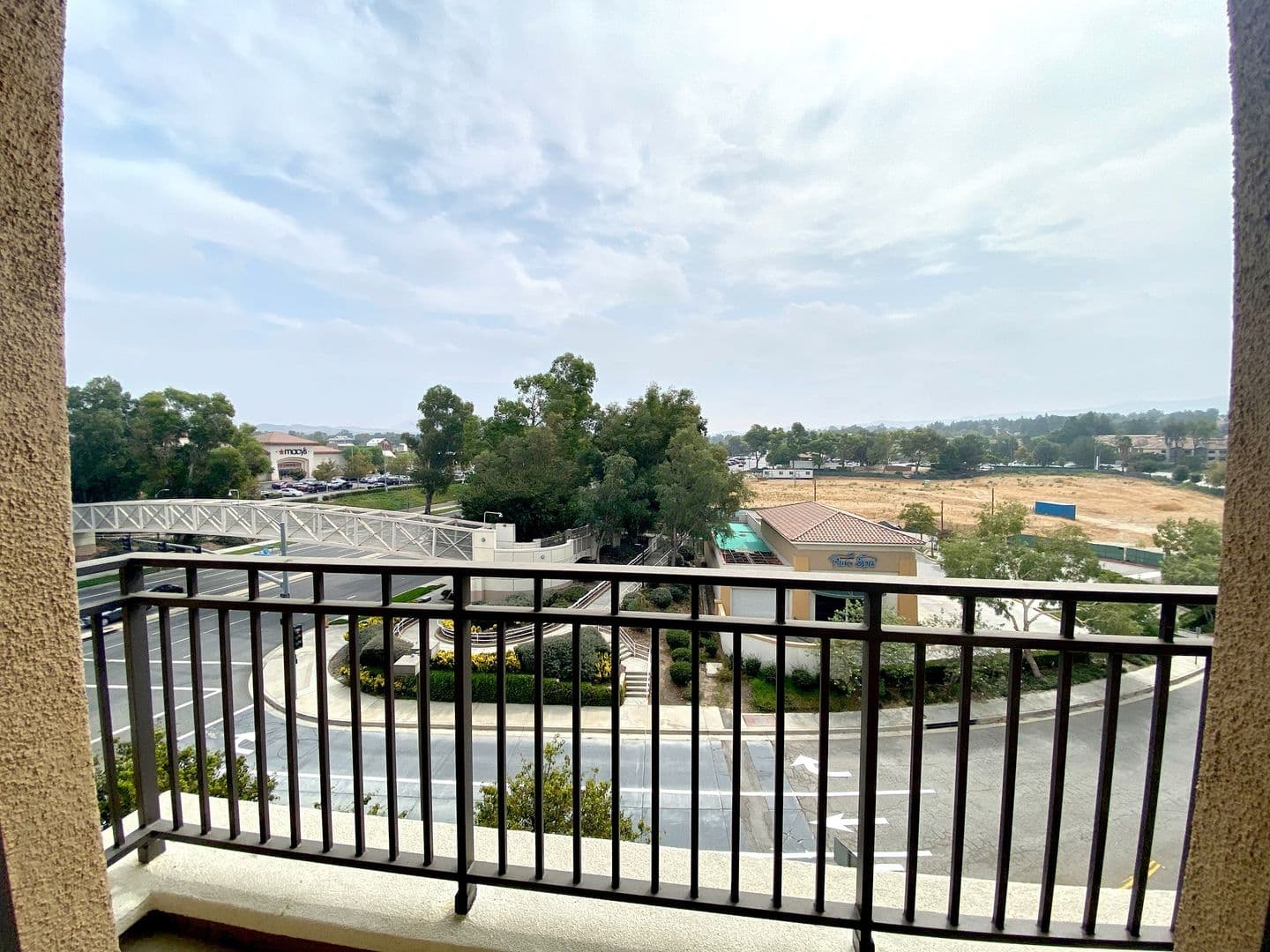 Valencia Apartment: 26701 McBean Parkway
