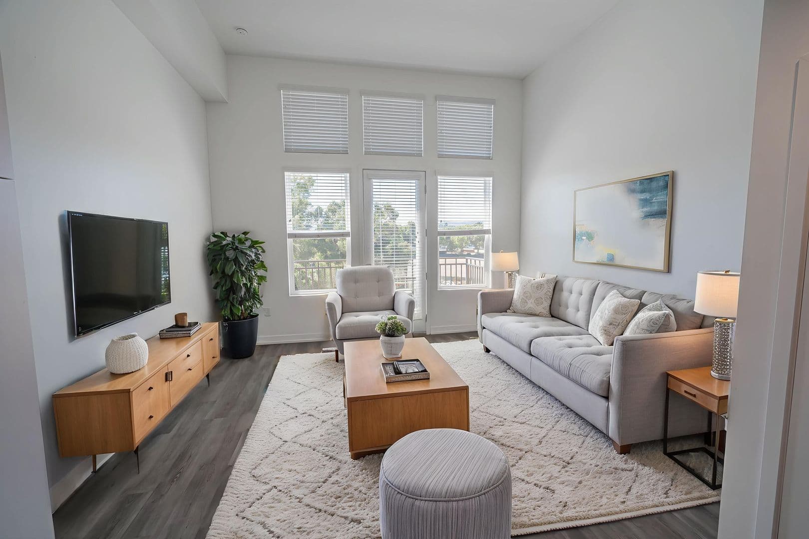 Valencia Apartment: 26701 McBean Parkway