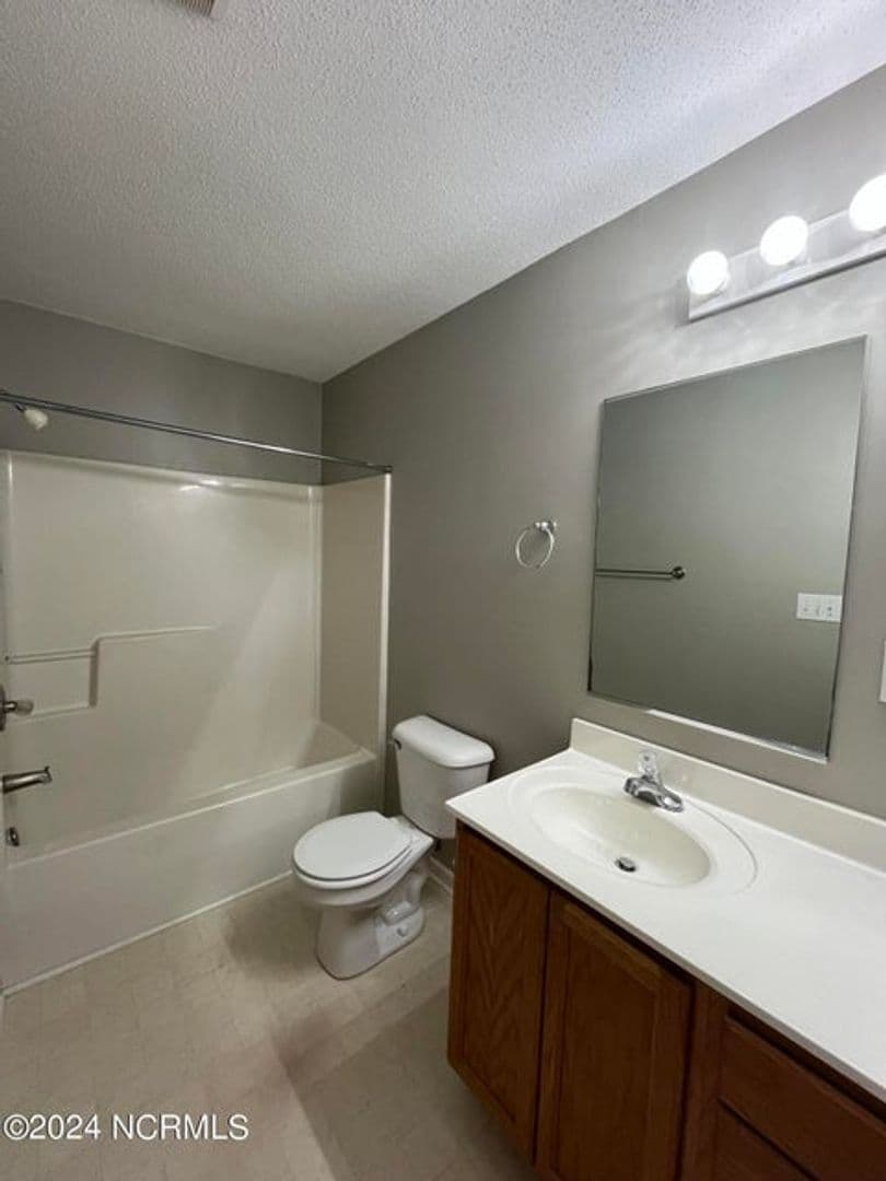 Jacksonville House: 306 Cole Drive