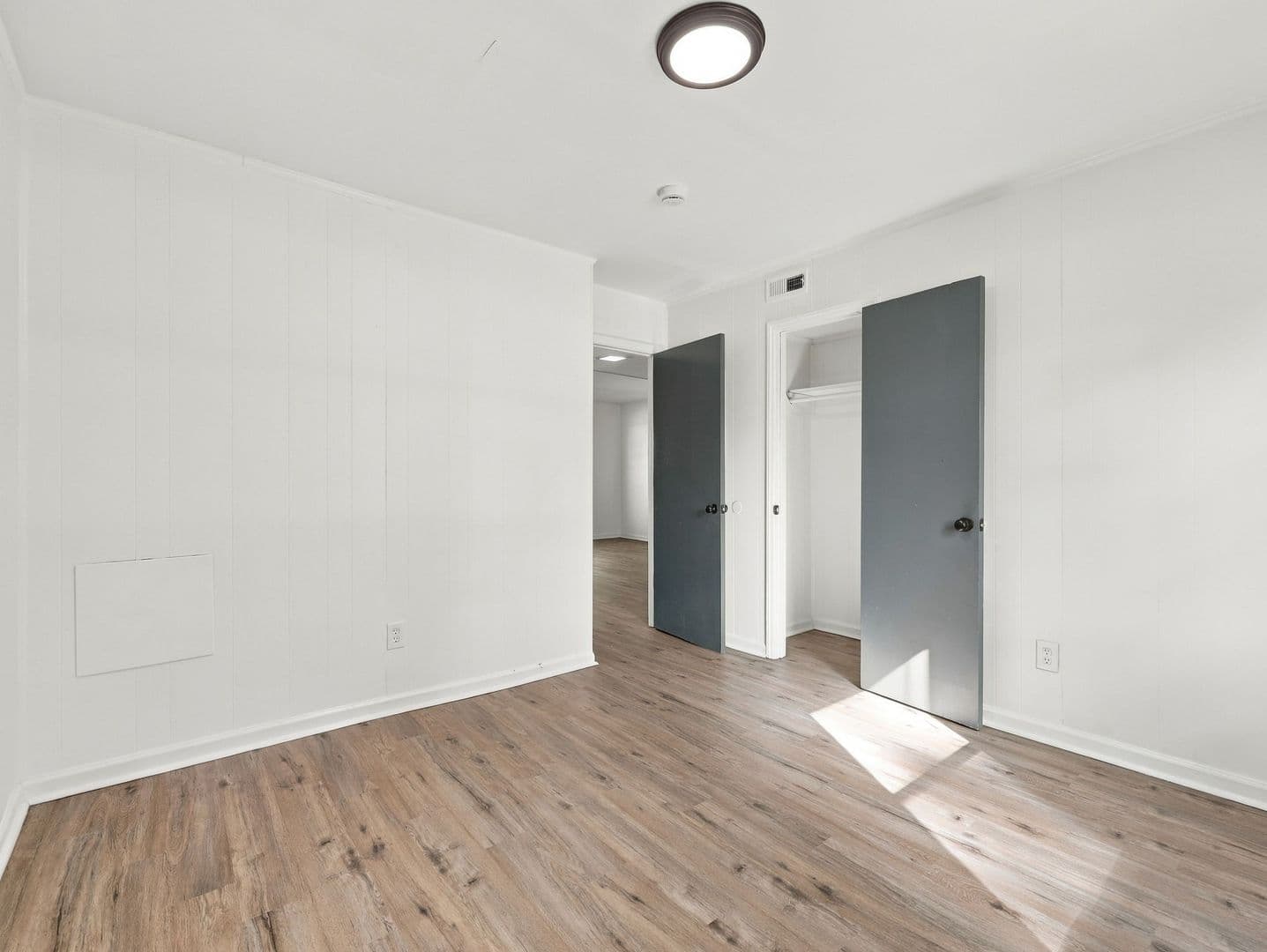 Jacksonville House: 100 Ravenwood Apt B