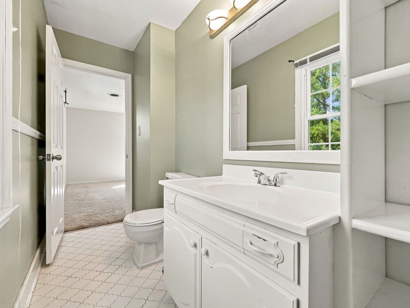 Jacksonville House: 123 Robinhood Drive